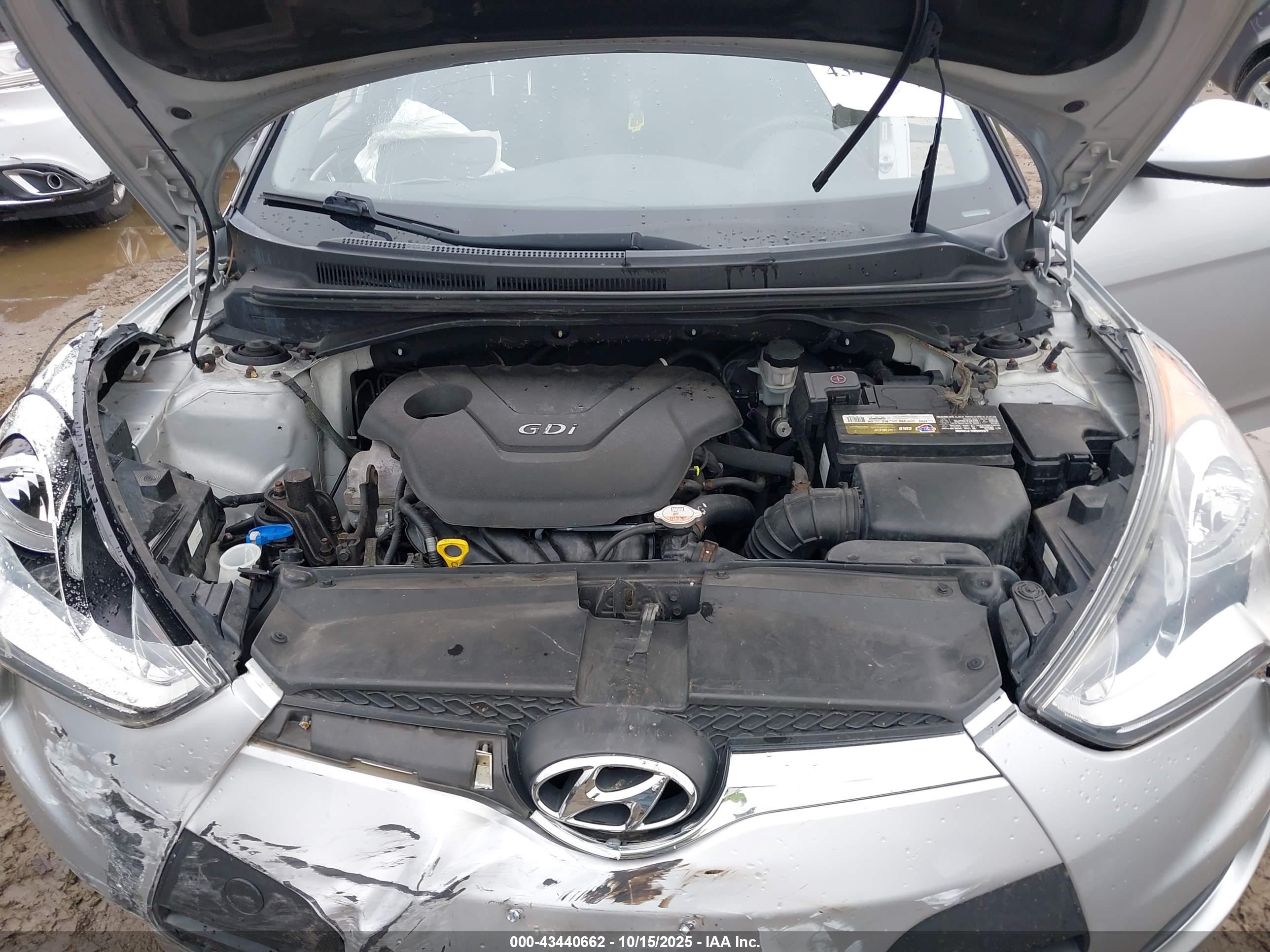 HYUNDAI VELOSTER image 10