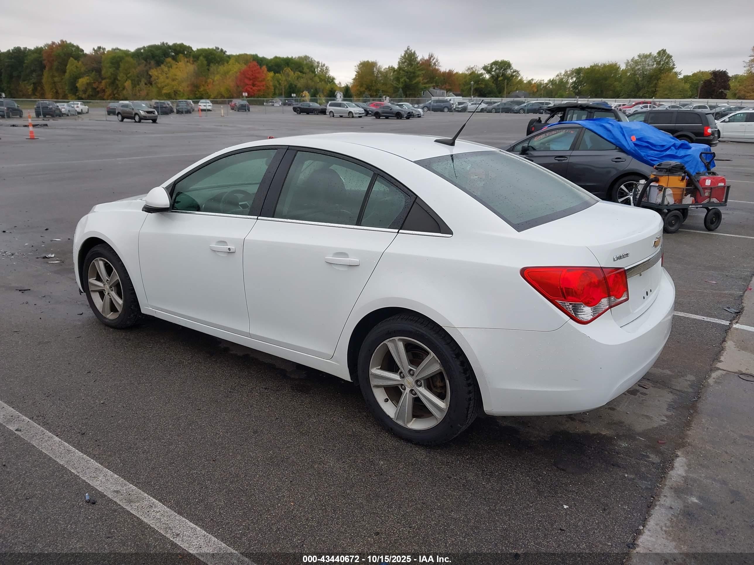 CHEVROLET CRUZE image 3