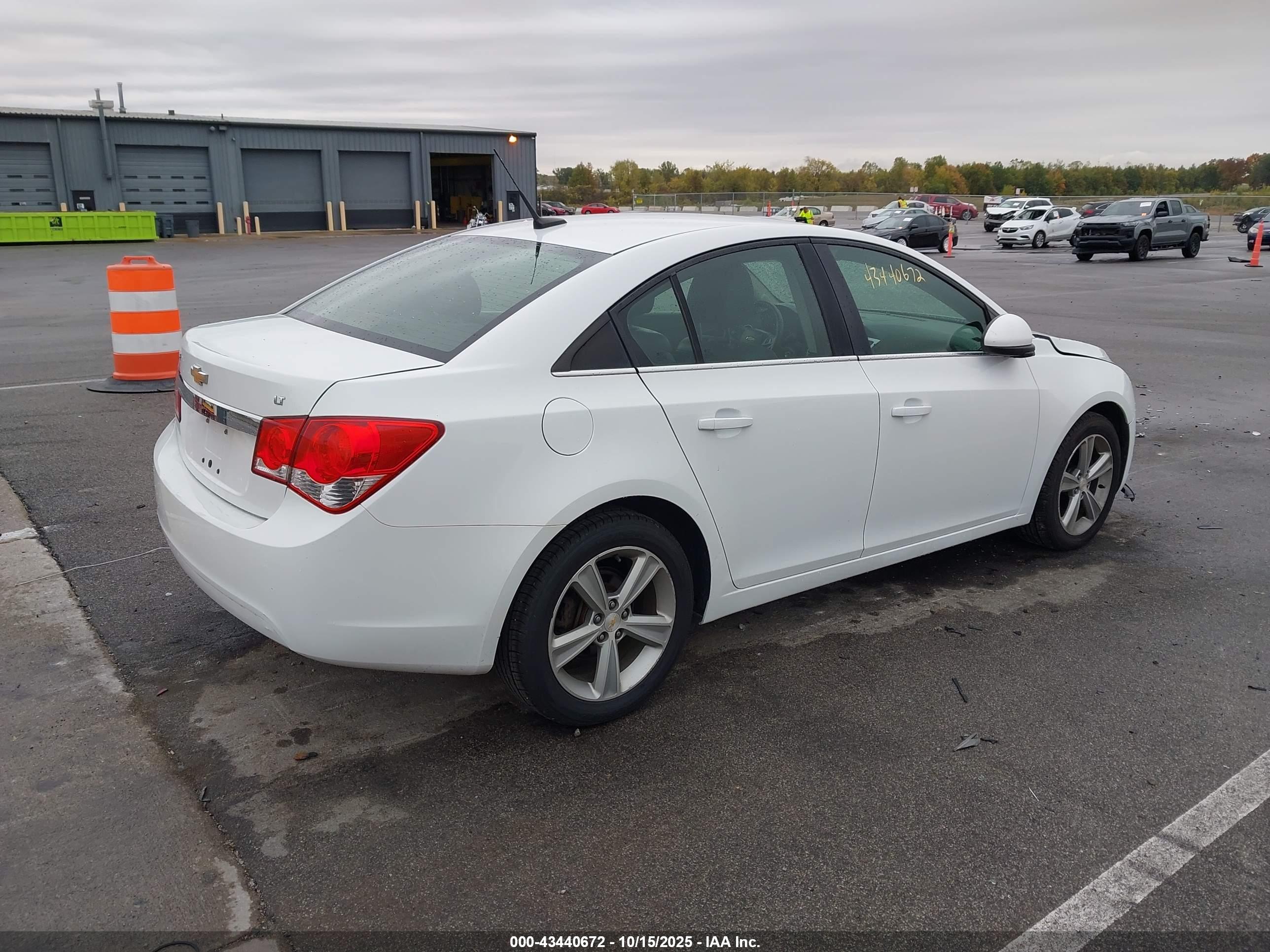 CHEVROLET CRUZE image 4