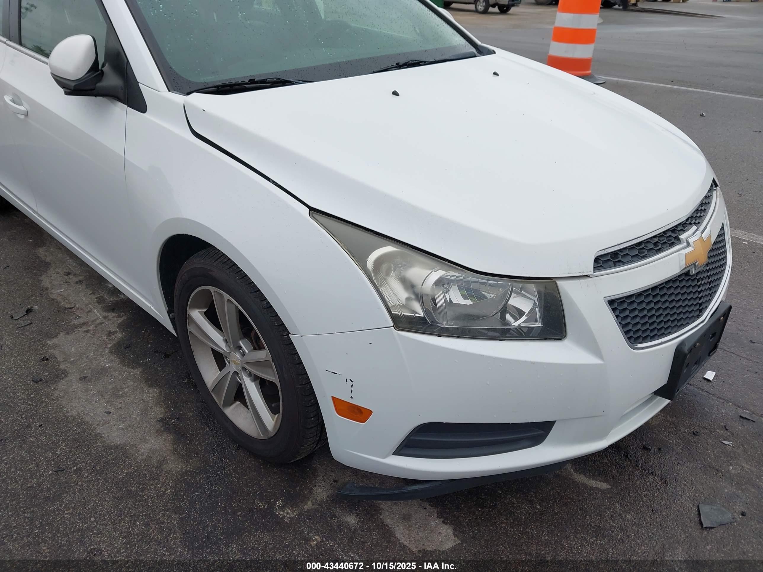 CHEVROLET CRUZE image 6
