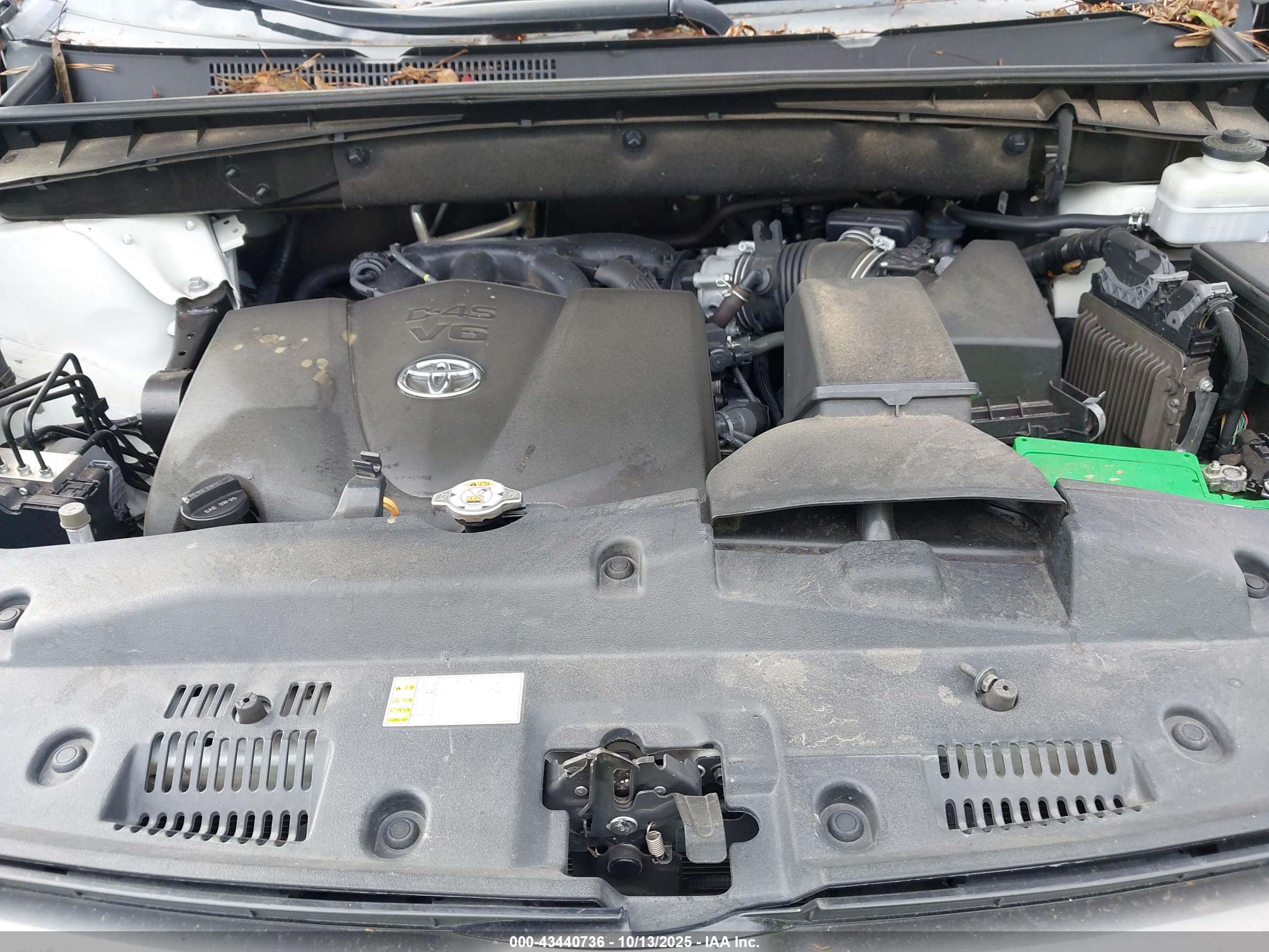 TOYOTA HIGHLANDER image 10
