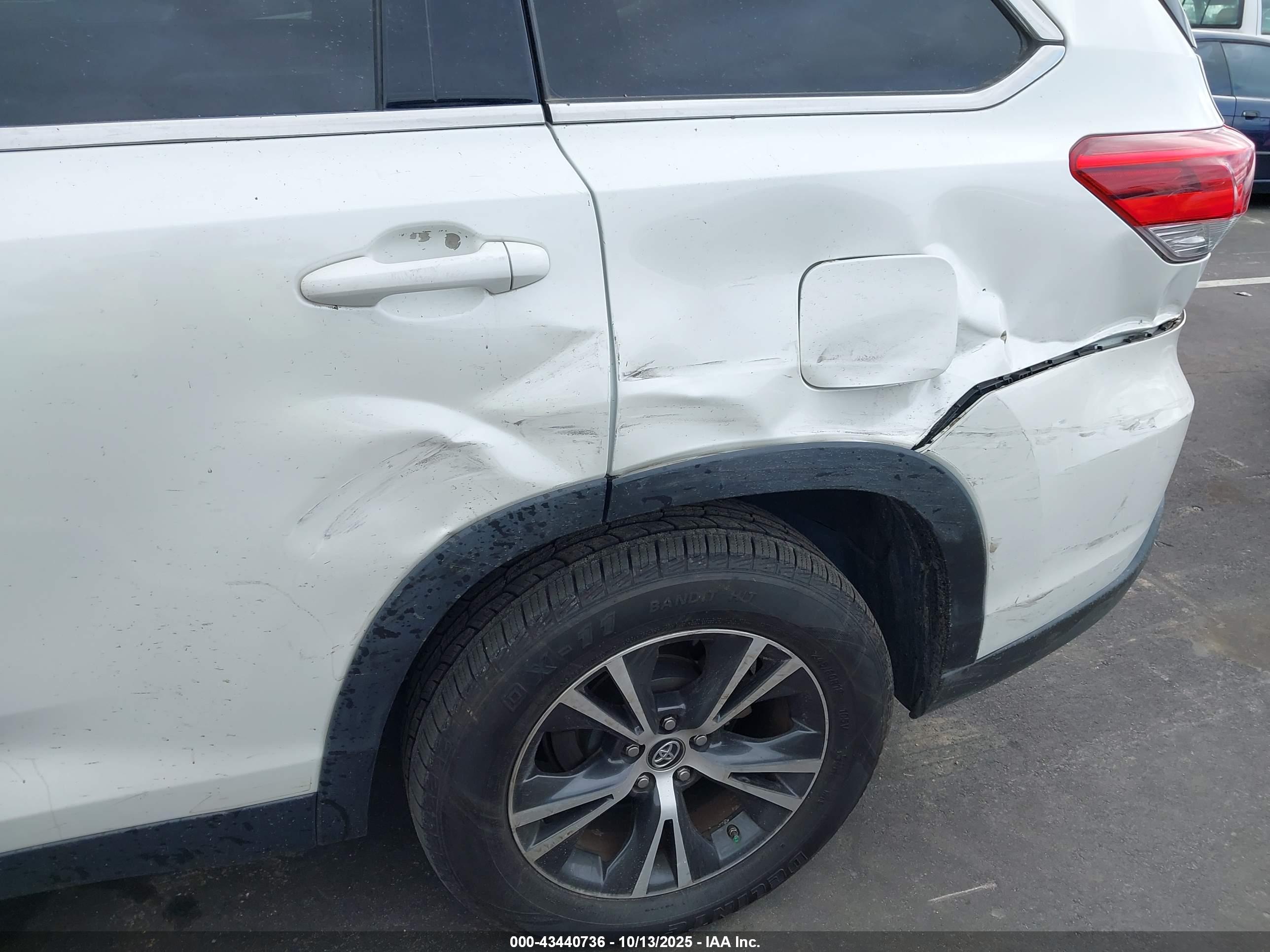 TOYOTA HIGHLANDER image 6