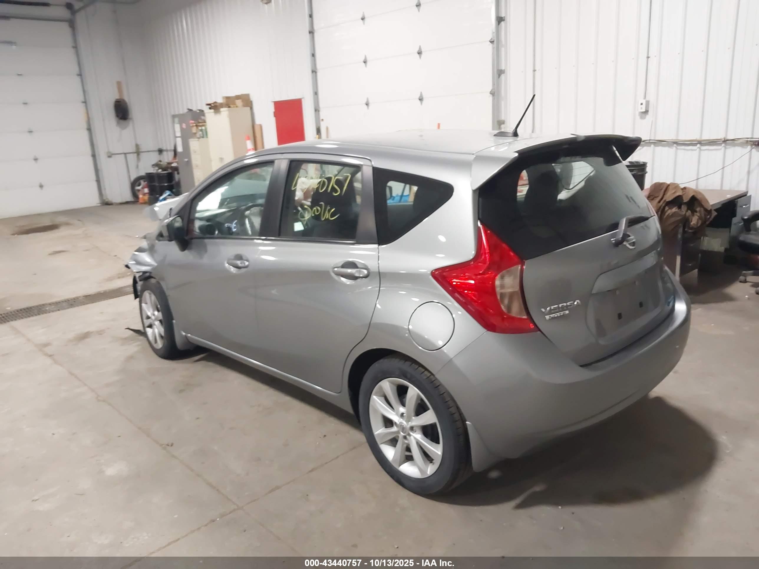 NISSAN VERSA image 3