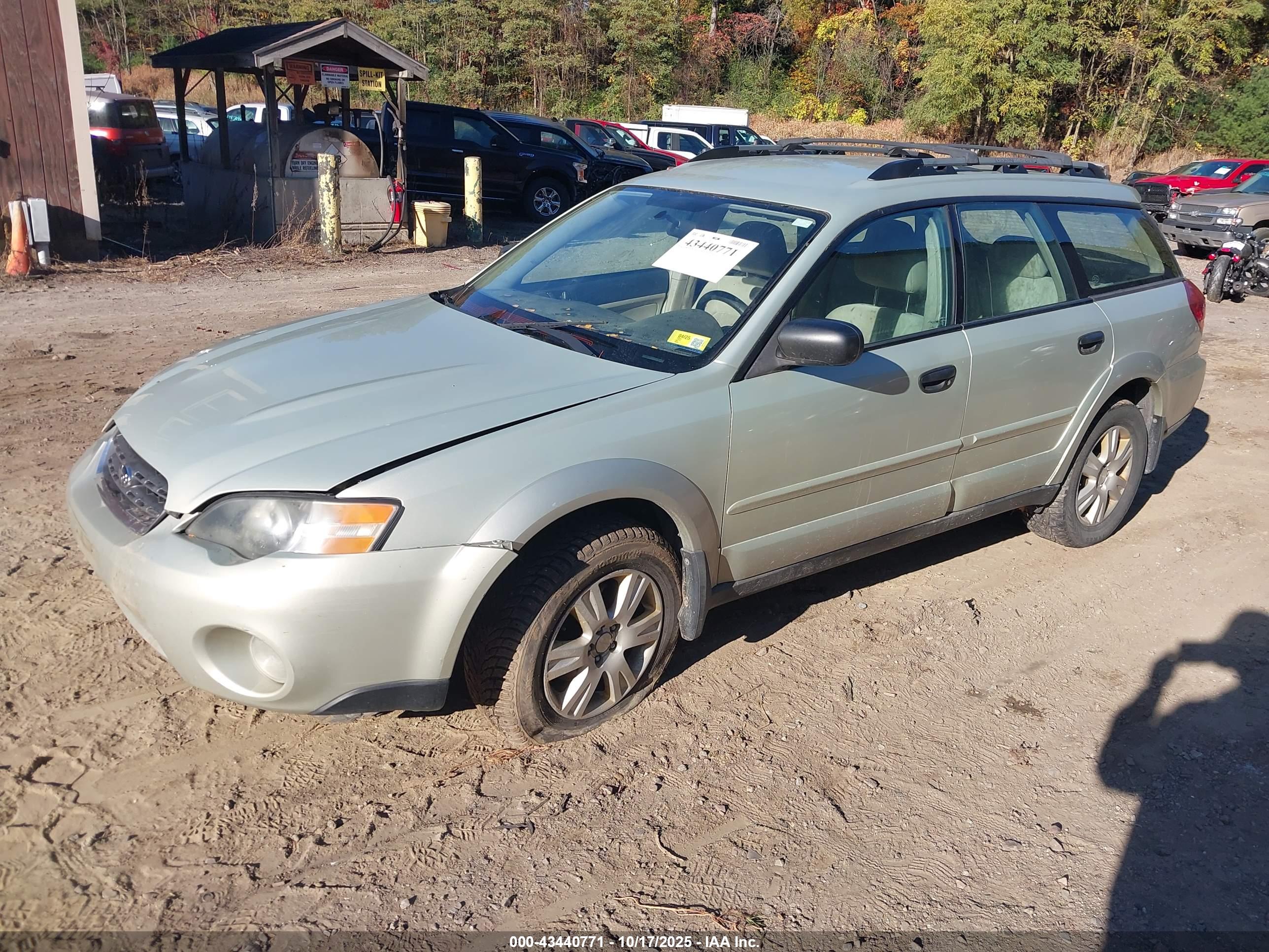SUBARU OUTBACK image 2