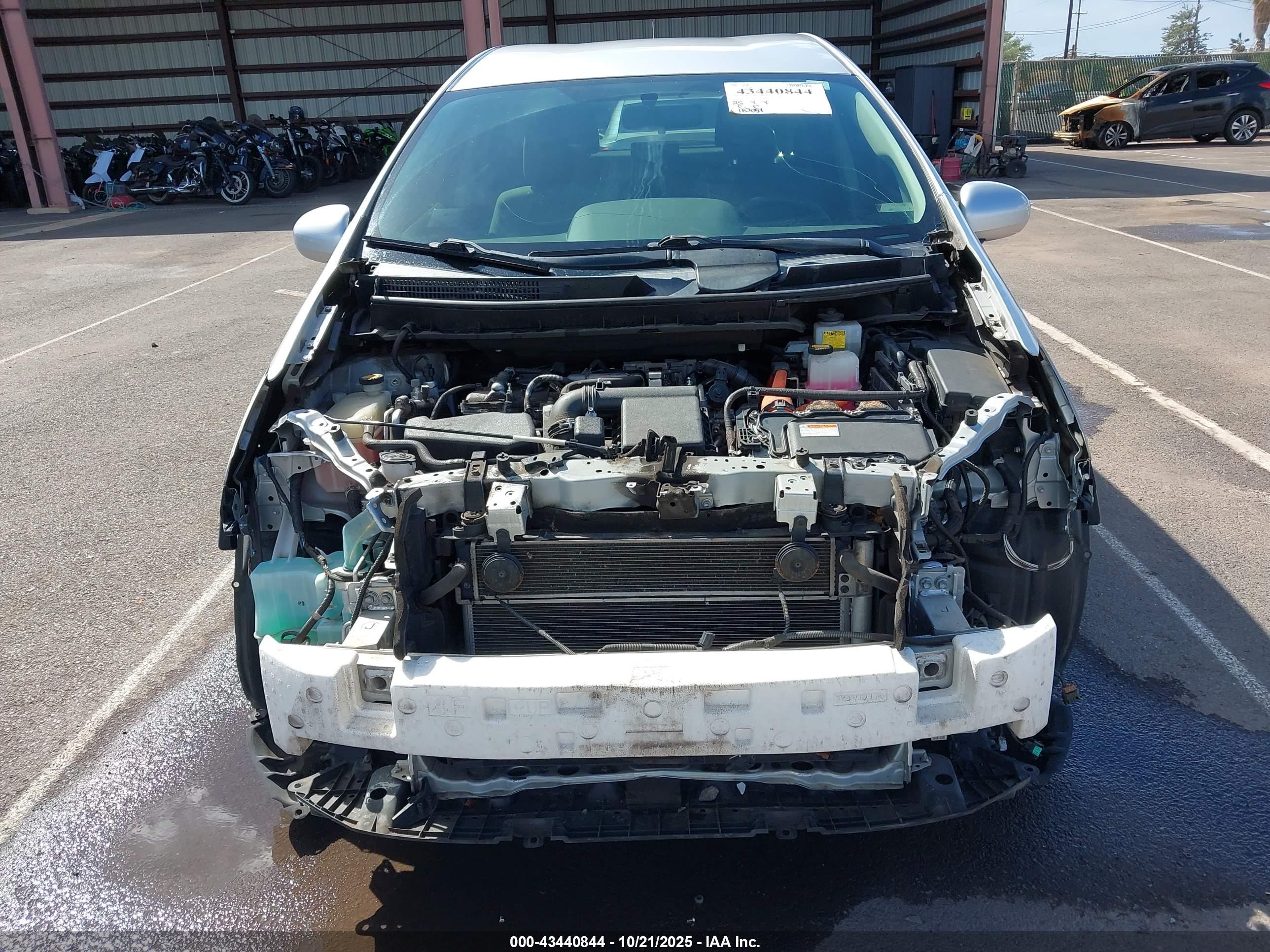TOYOTA PRIUS image 6