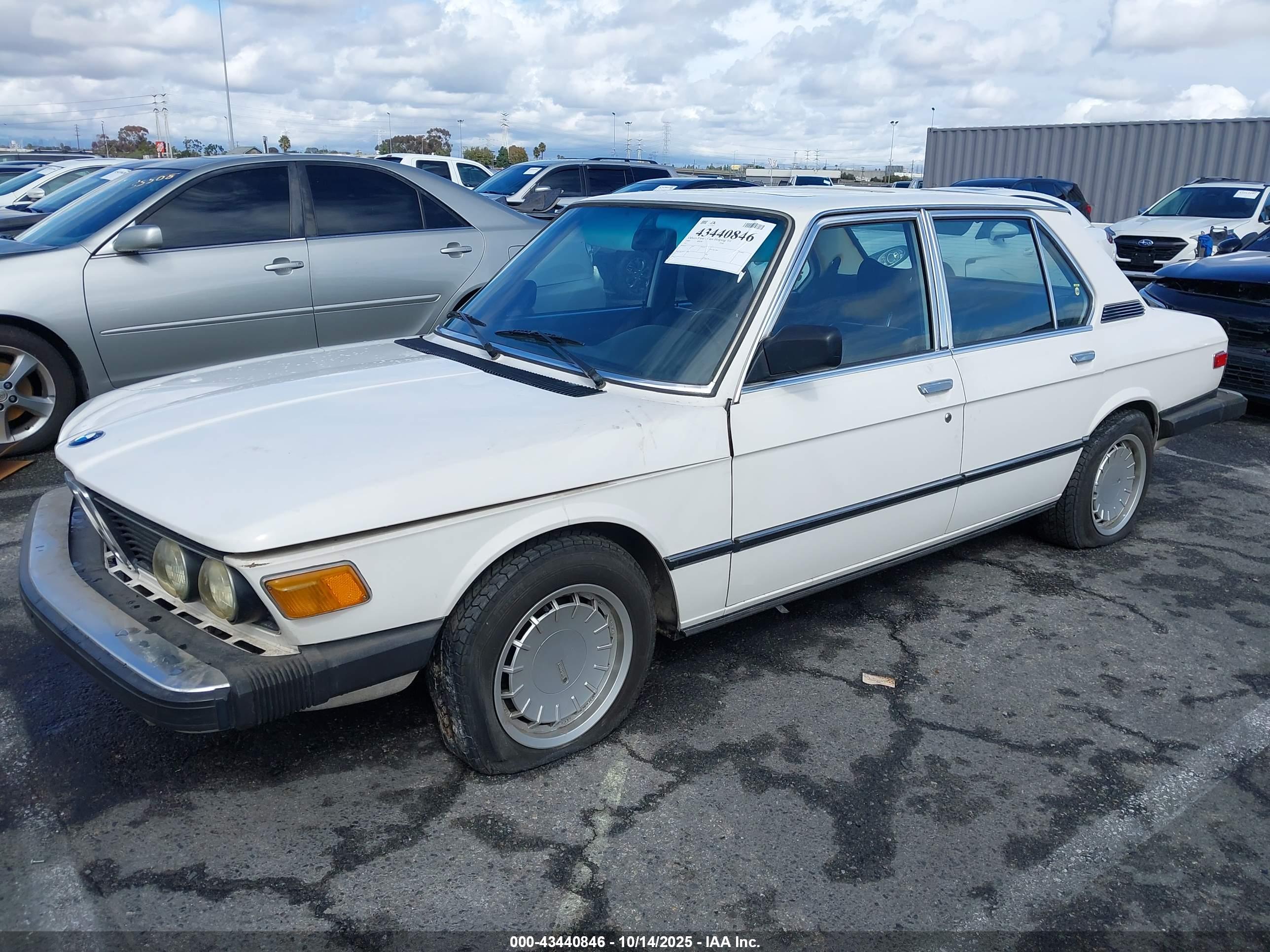BMW 528I image 2