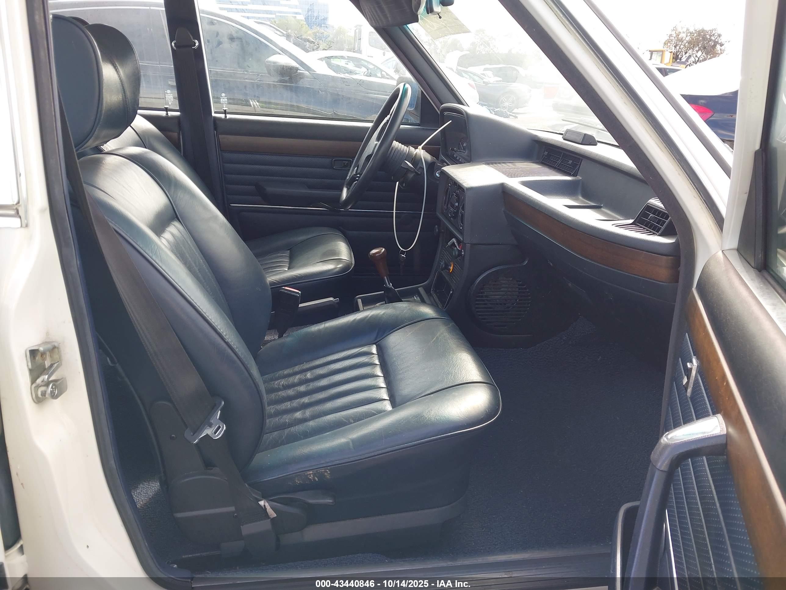 BMW 528I image 5