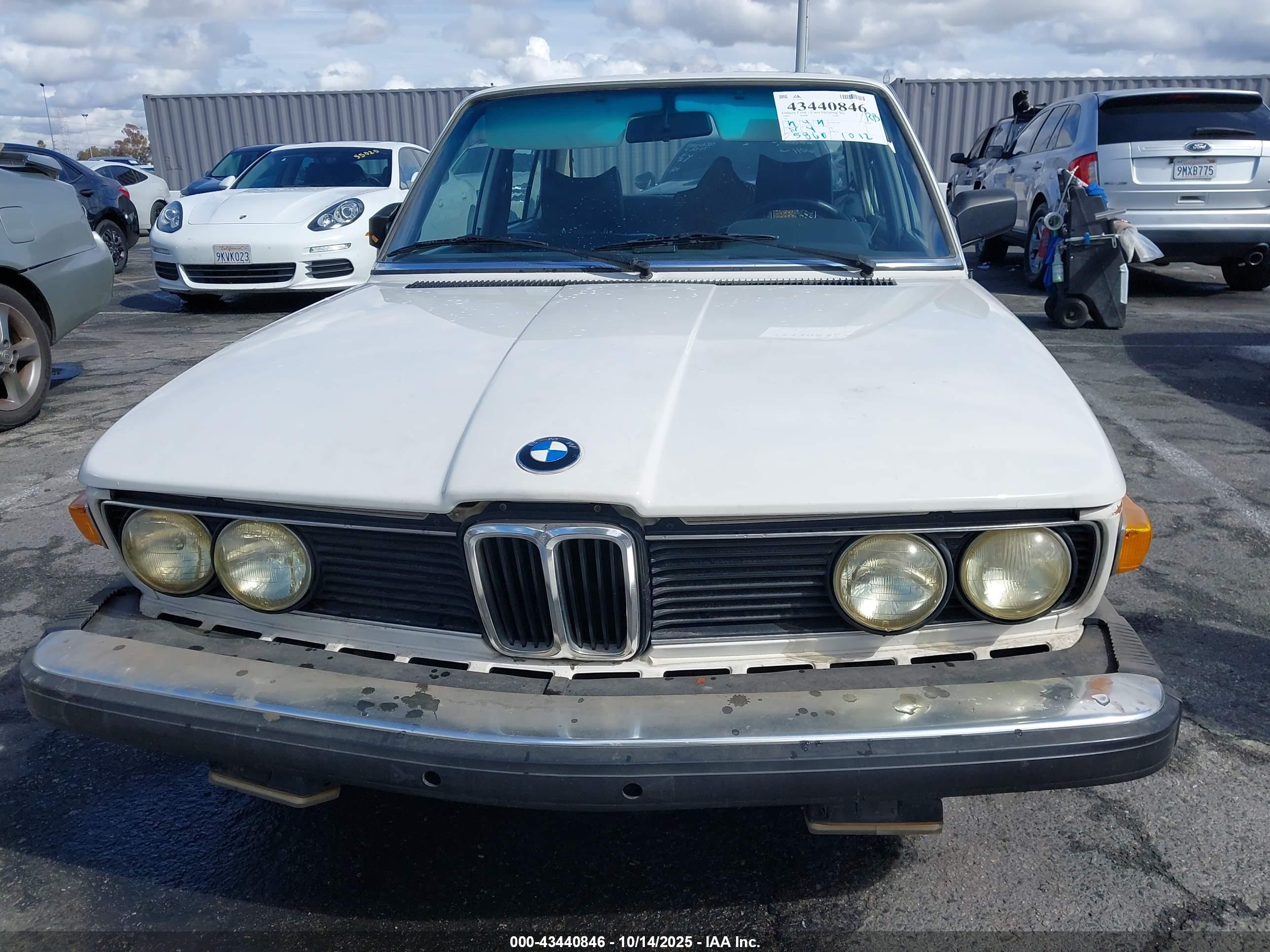 BMW 528I image 6