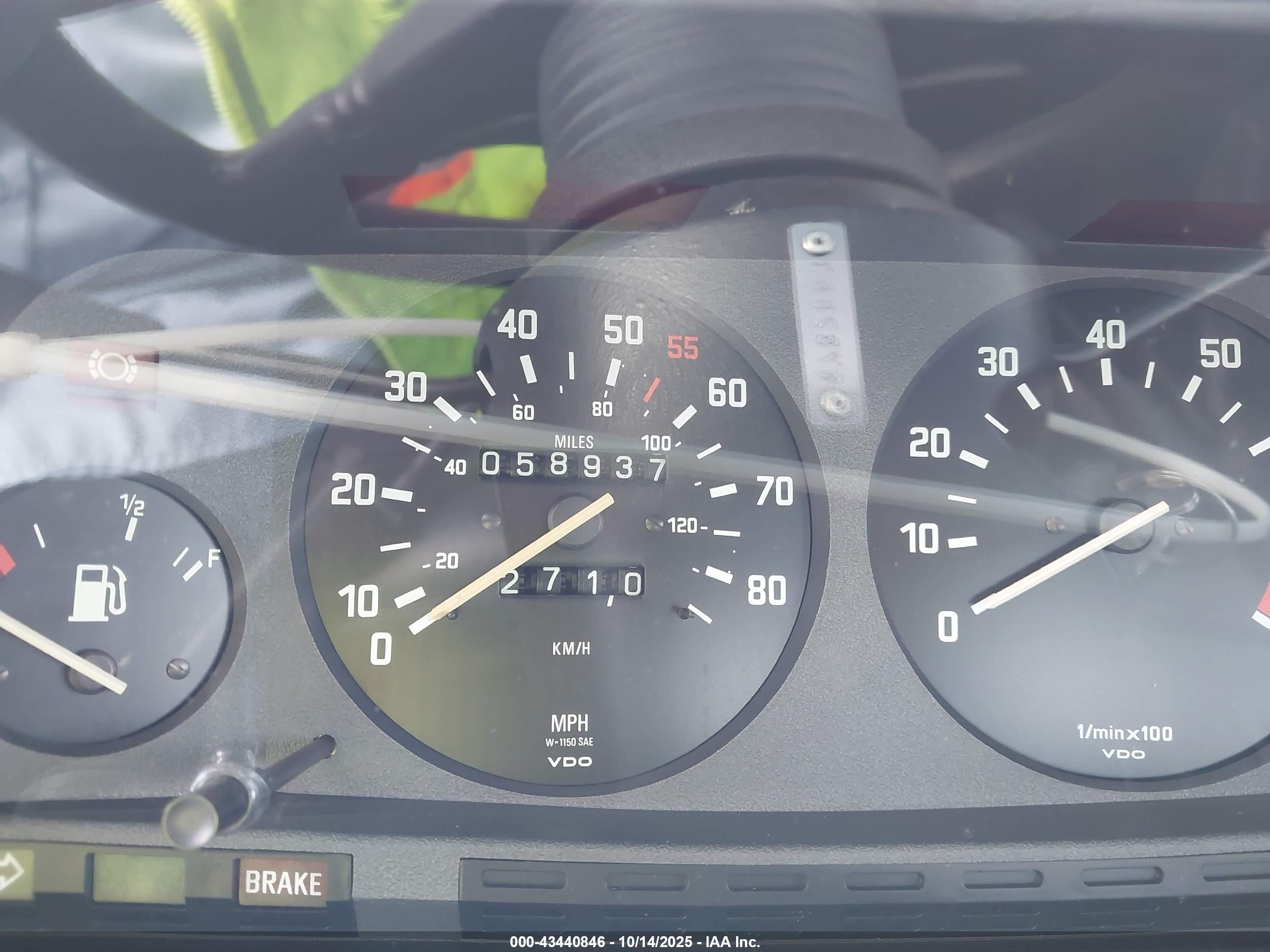 BMW 528I image 7