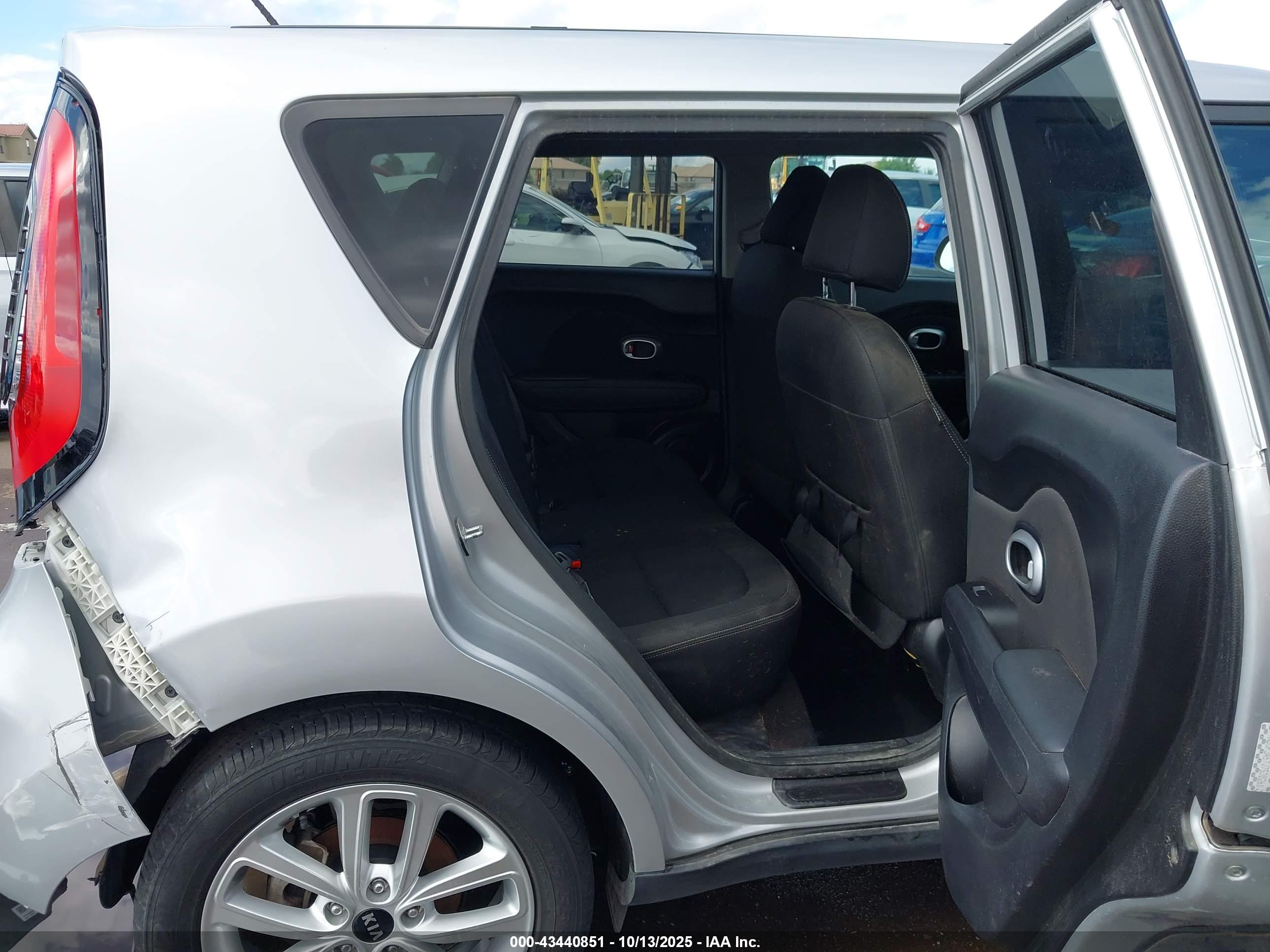 KIA SOUL image 8