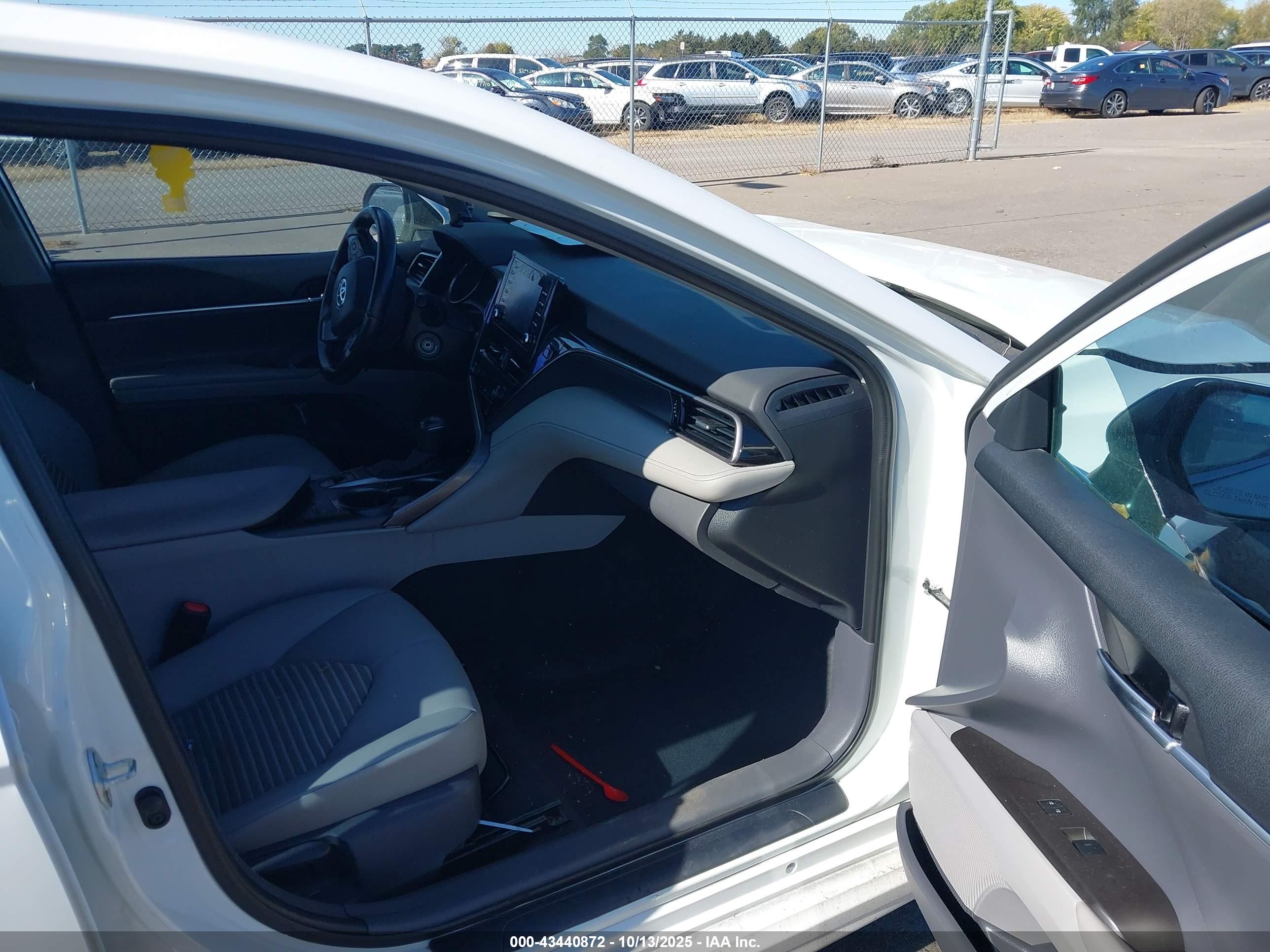 TOYOTA CAMRY image 5