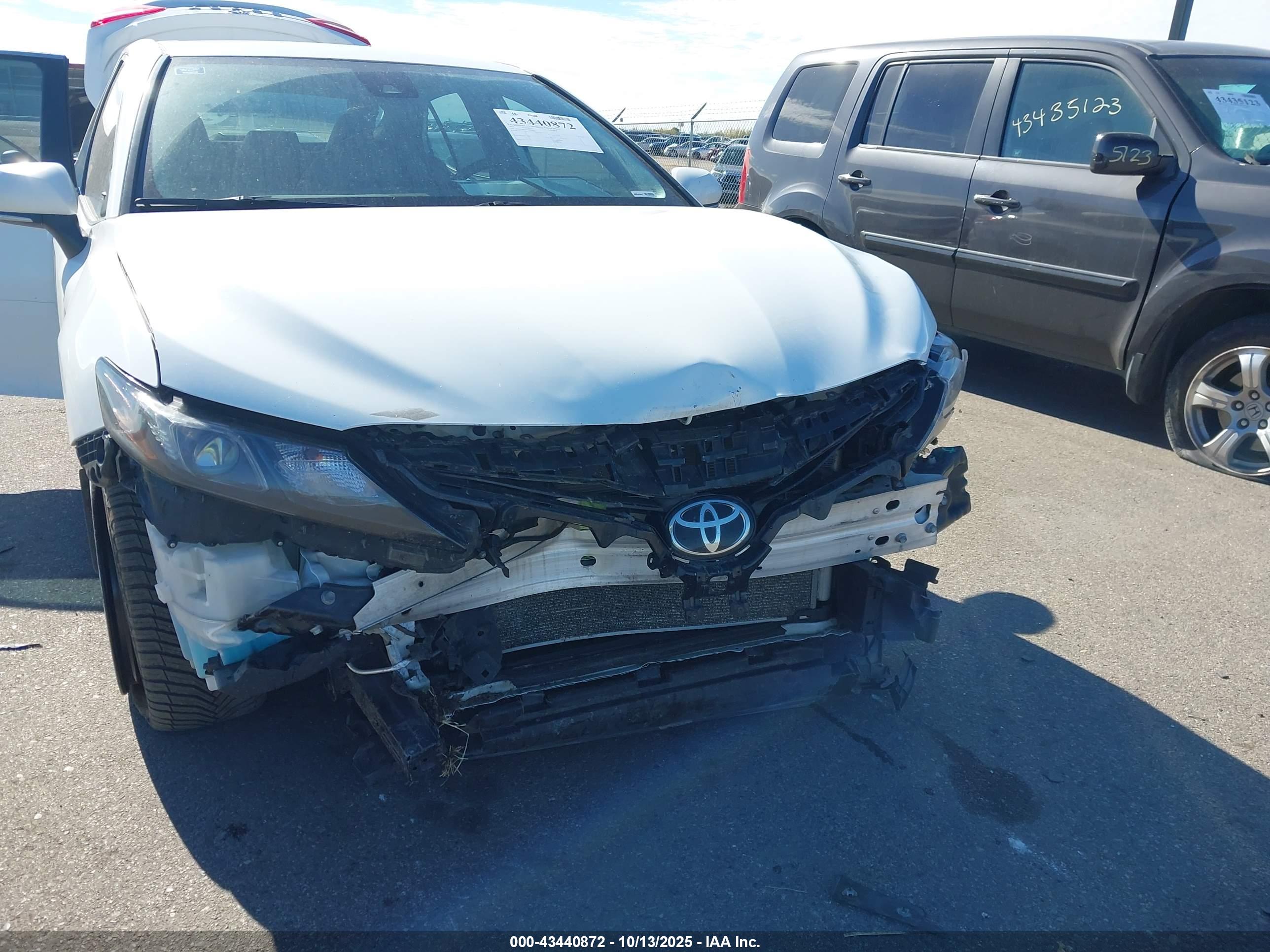 TOYOTA CAMRY image 6