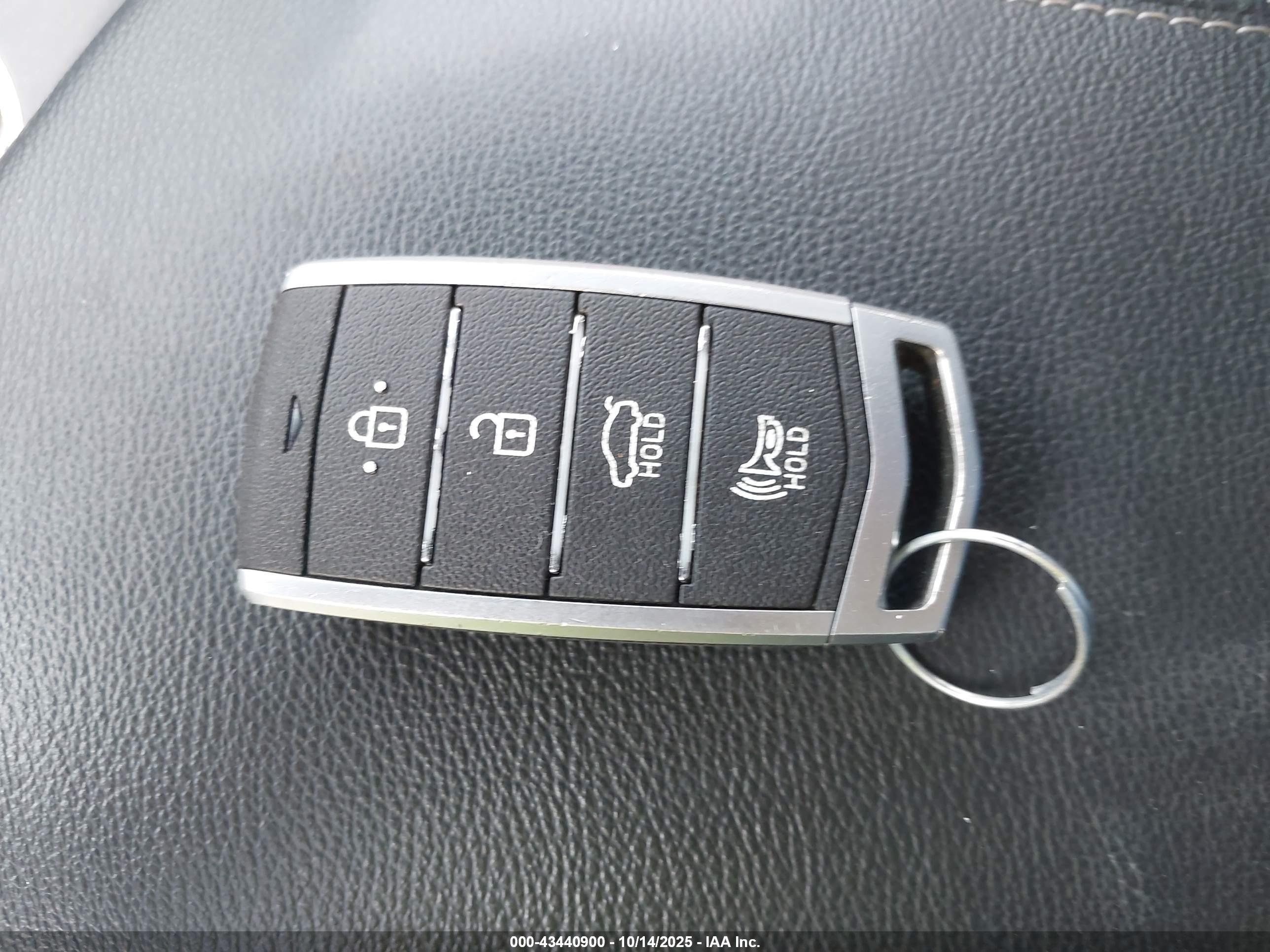 GENESIS G70 image 11