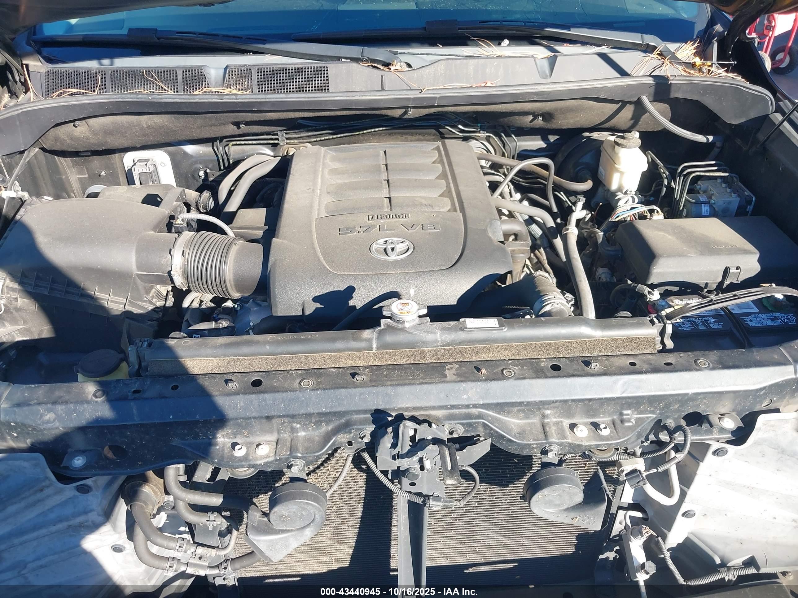 TOYOTA TUNDRA image 10