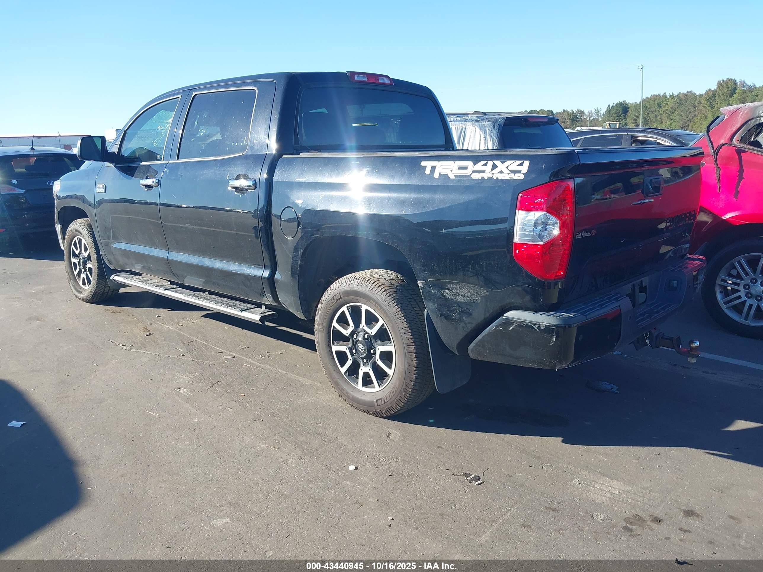 TOYOTA TUNDRA image 3