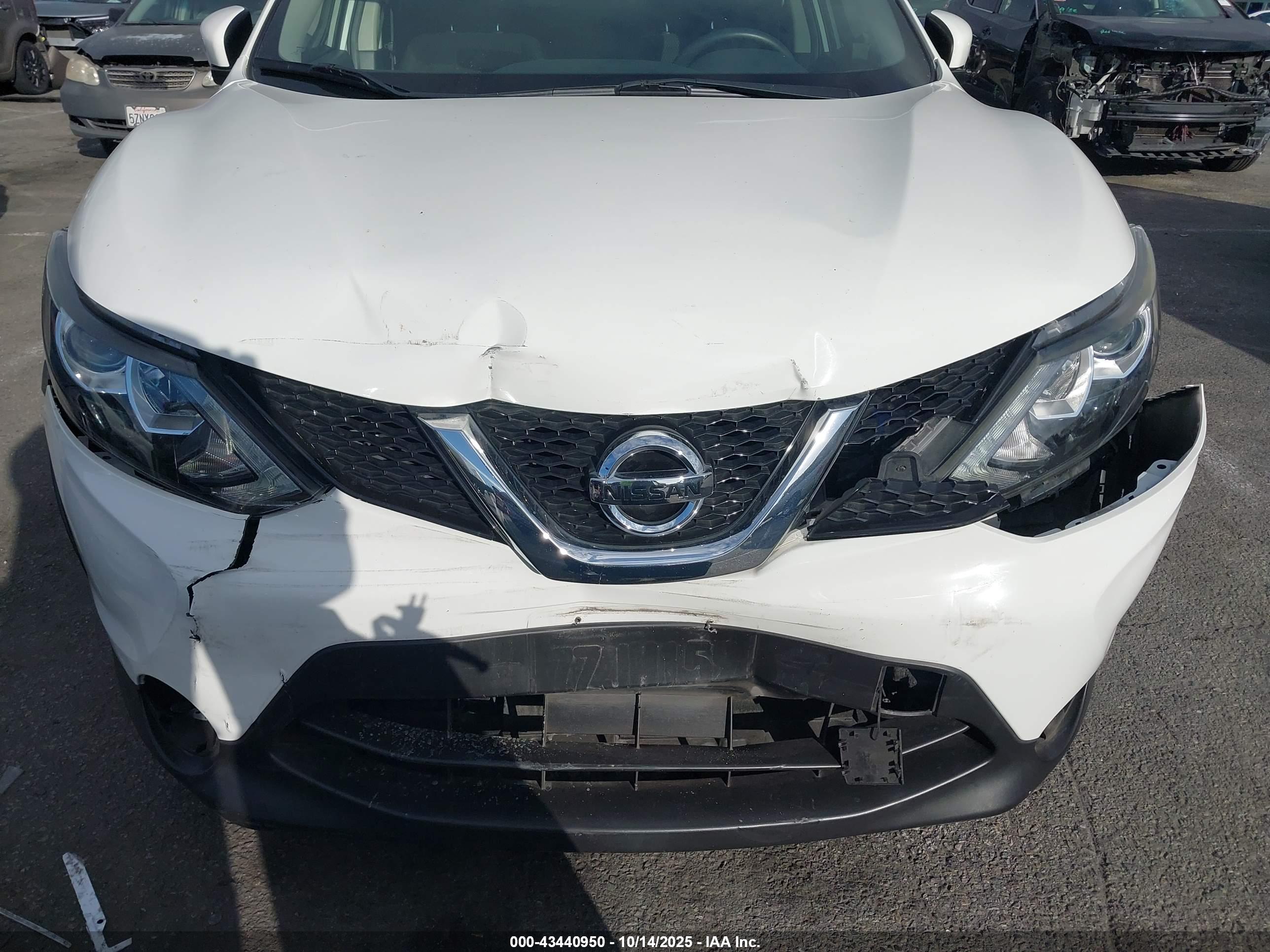 NISSAN ROGUE image 6