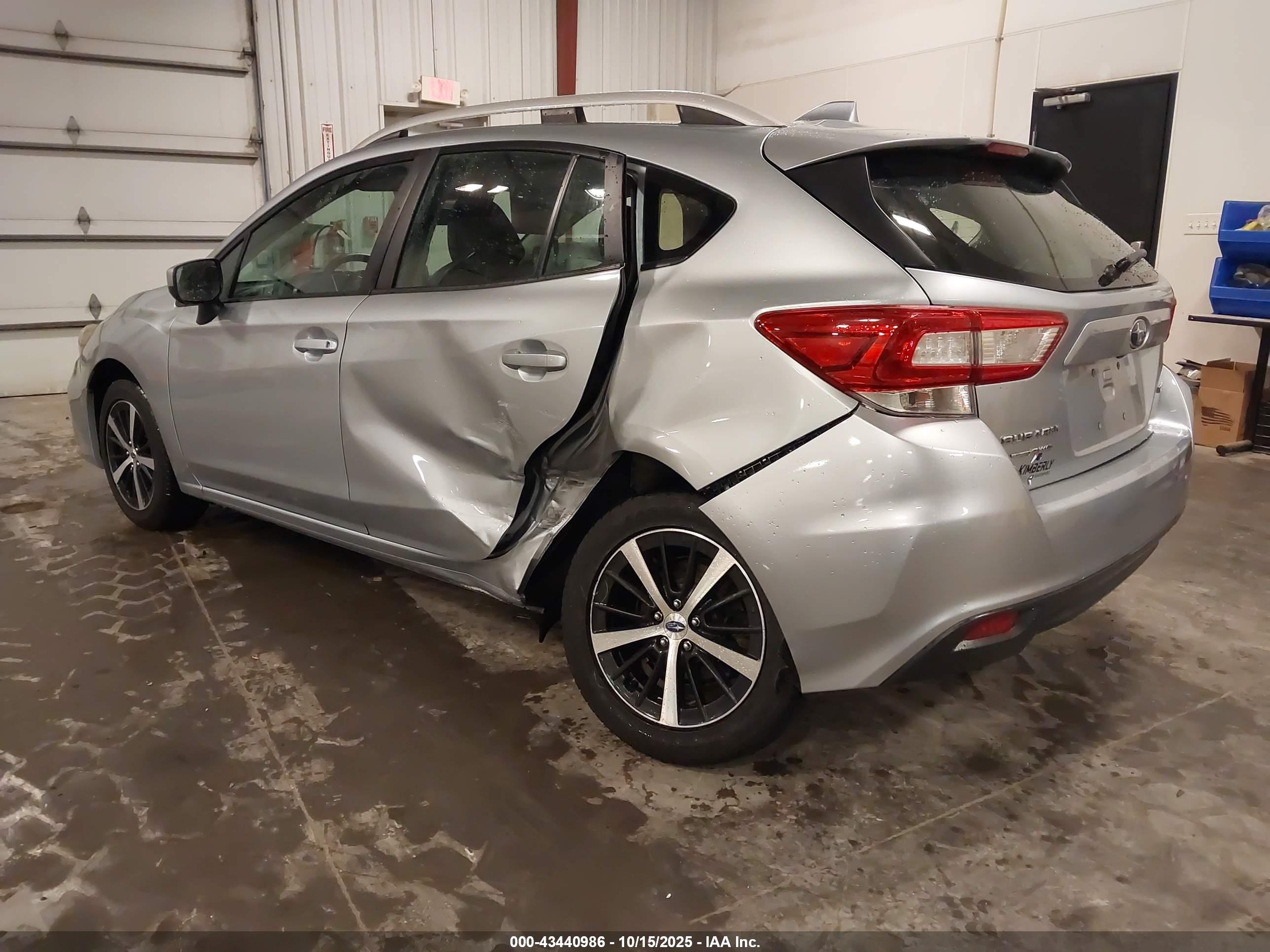SUBARU IMPREZA image 3
