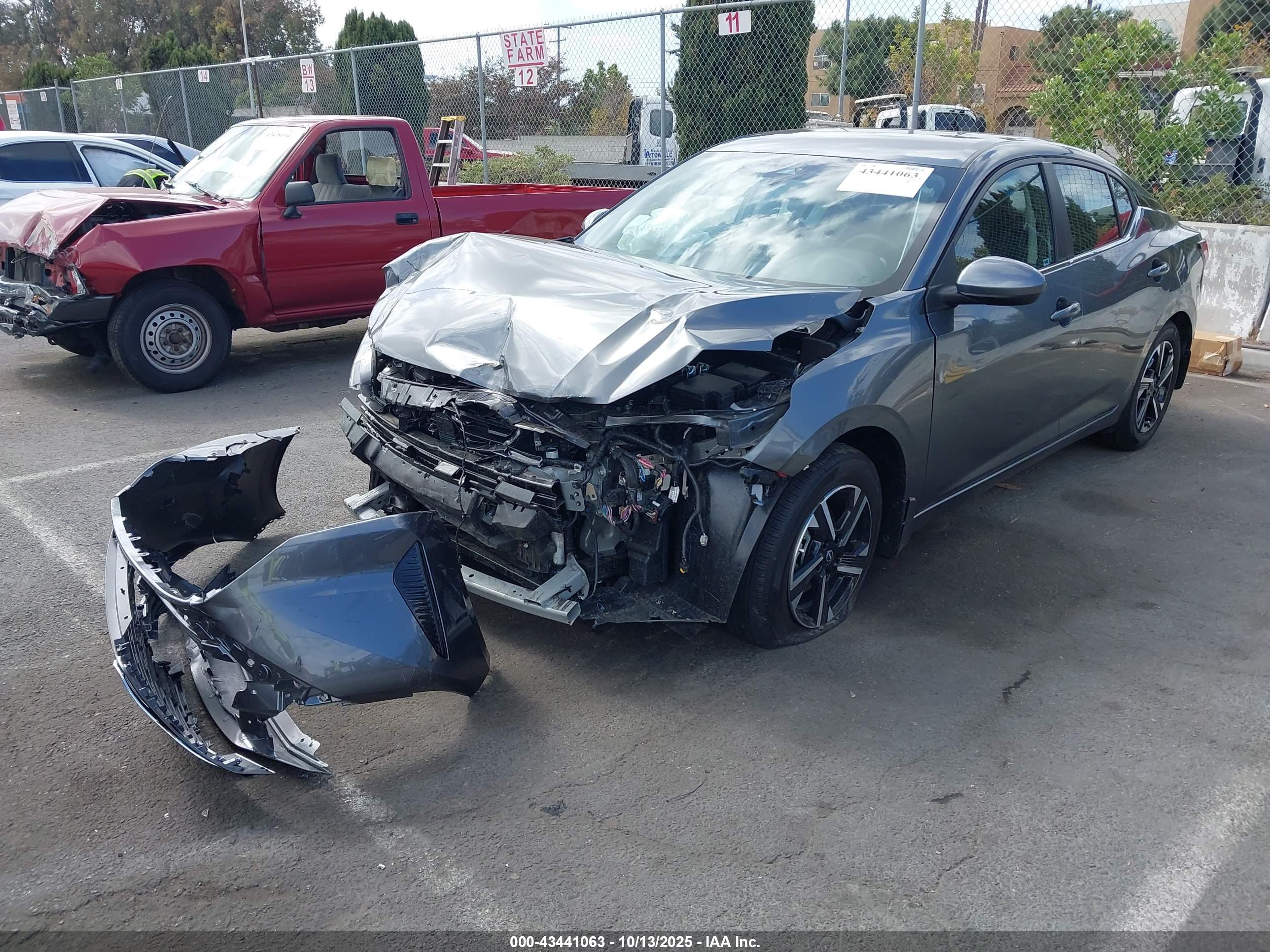 NISSAN SENTRA image 2