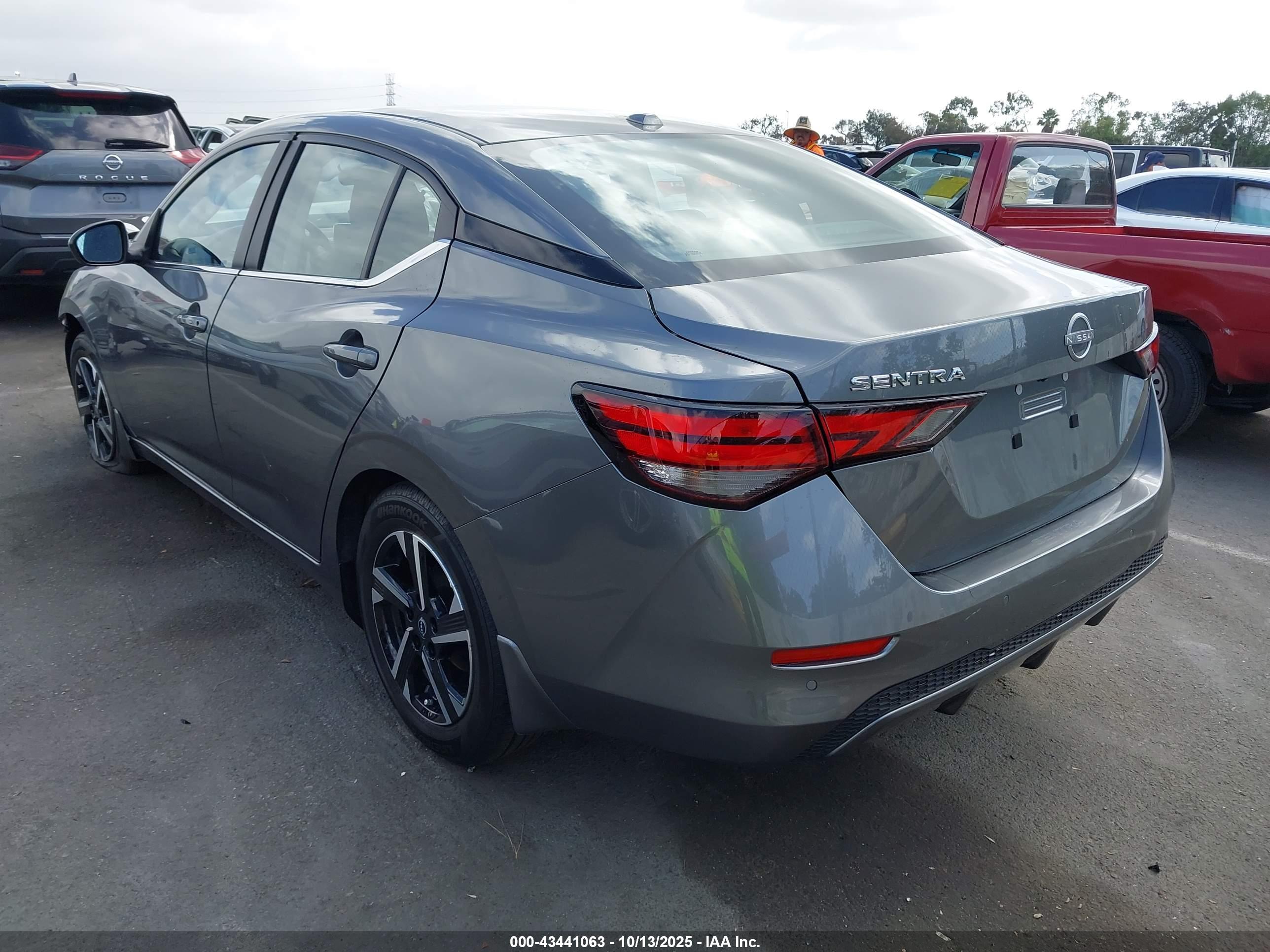 NISSAN SENTRA image 3