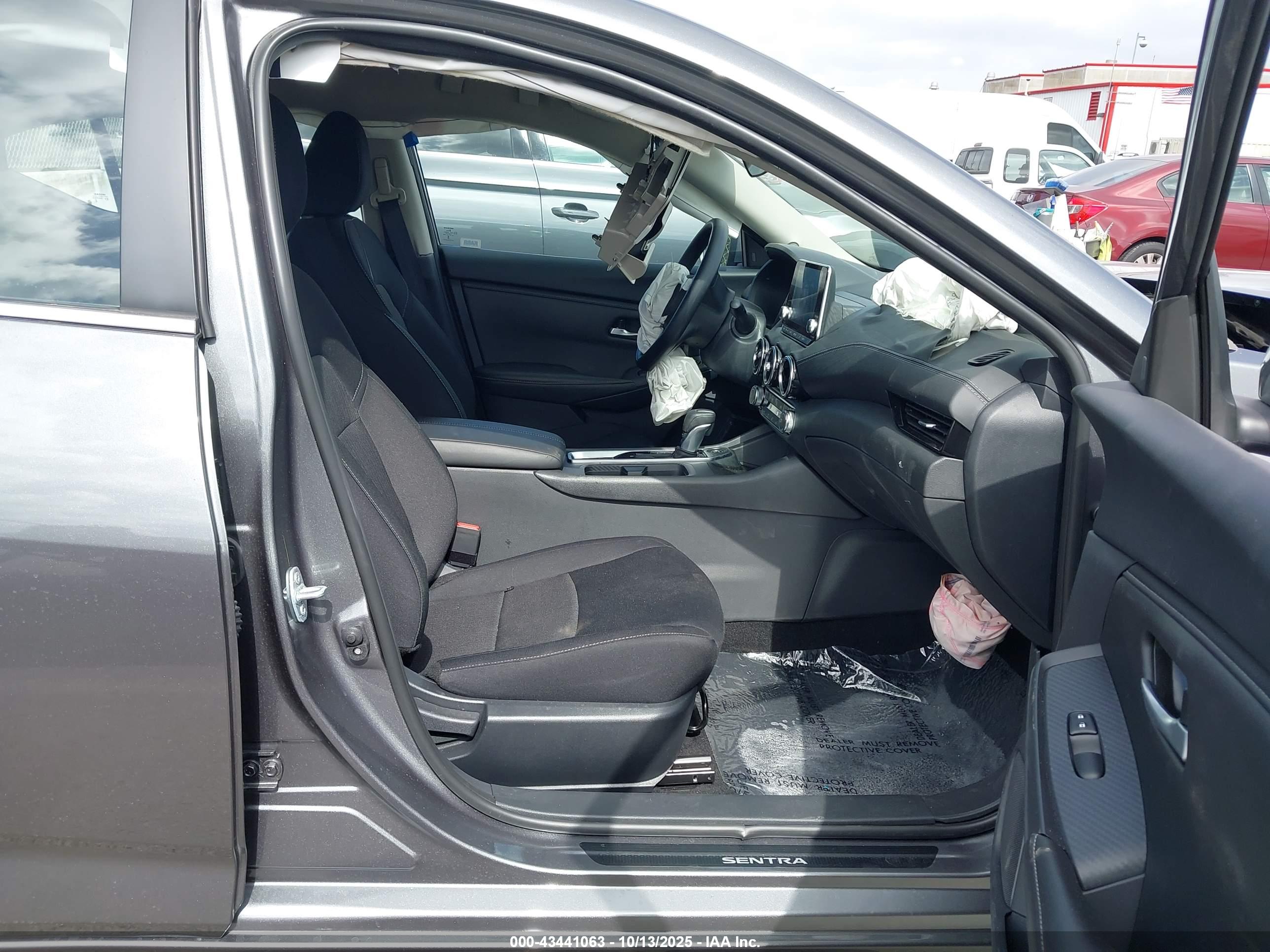 NISSAN SENTRA image 5