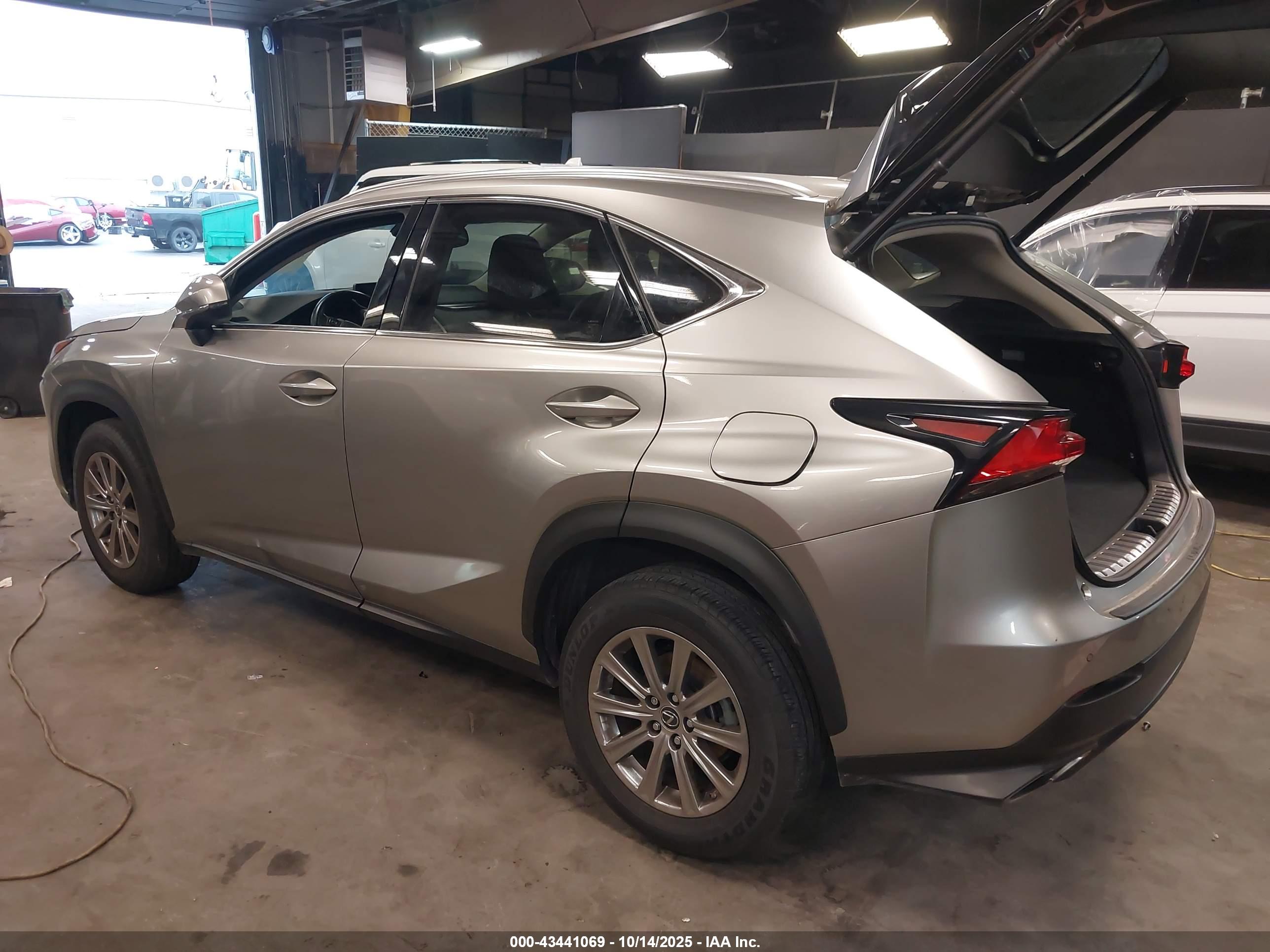 LEXUS NX image 3