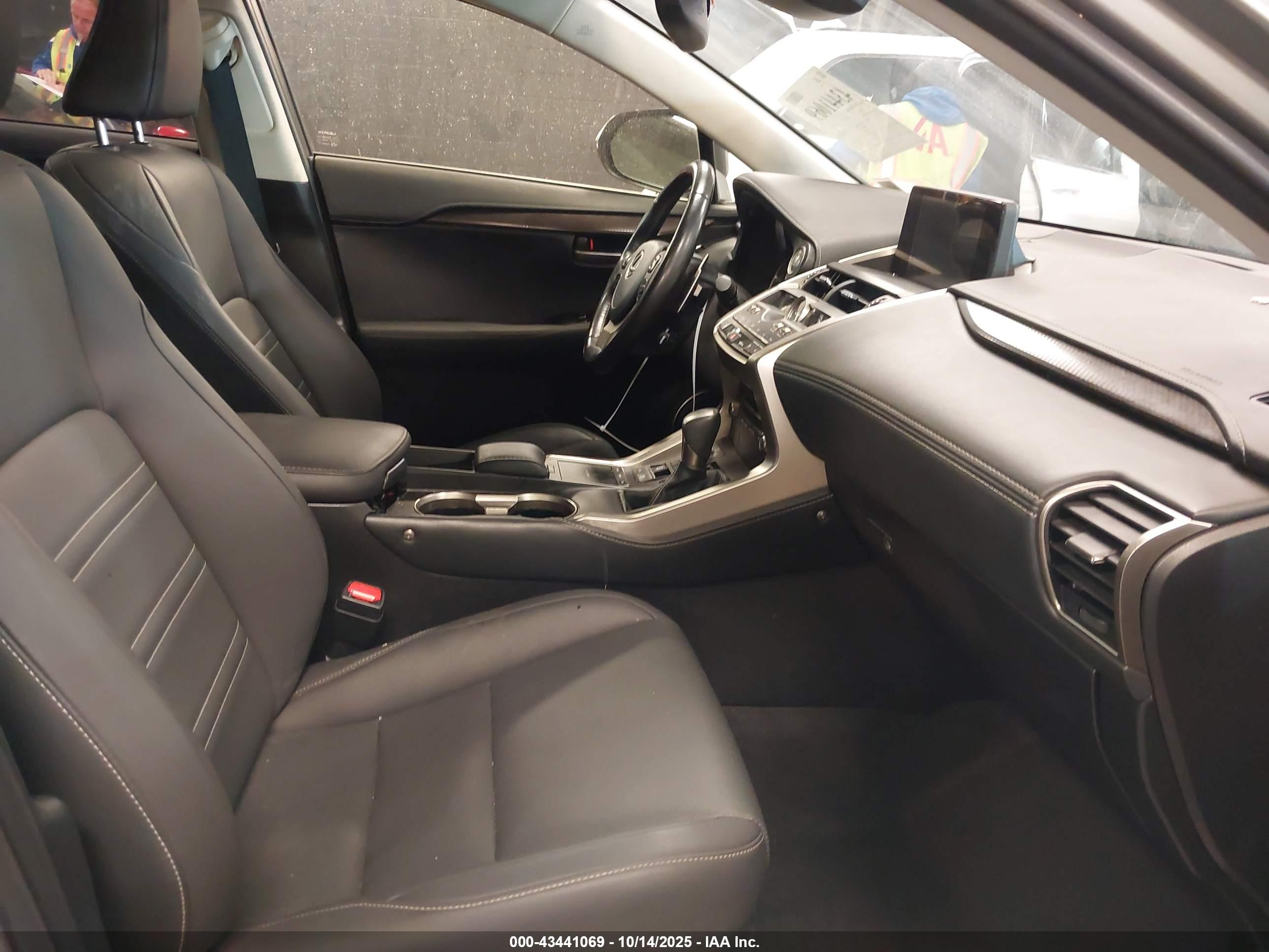 LEXUS NX image 5