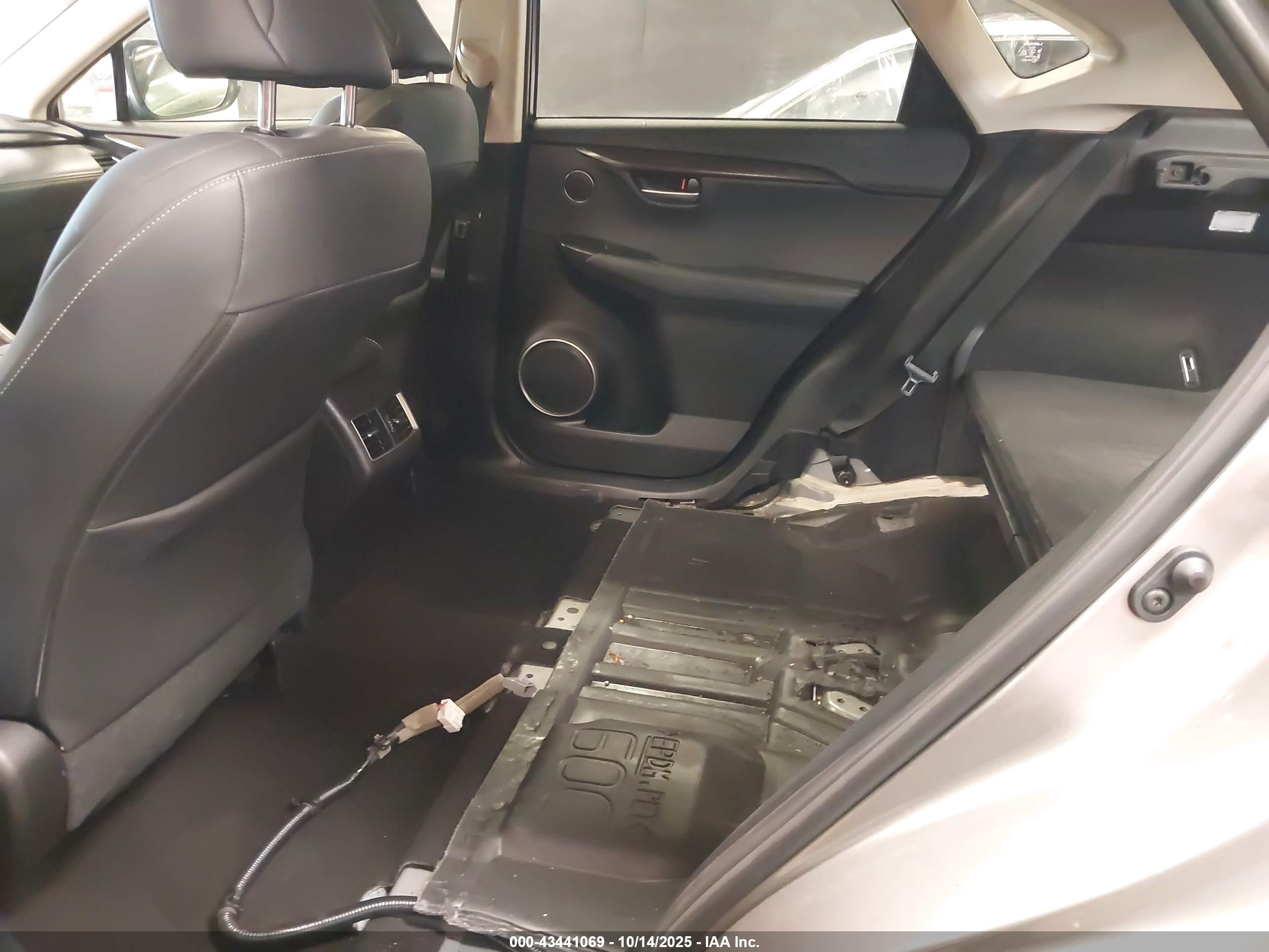 LEXUS NX image 8