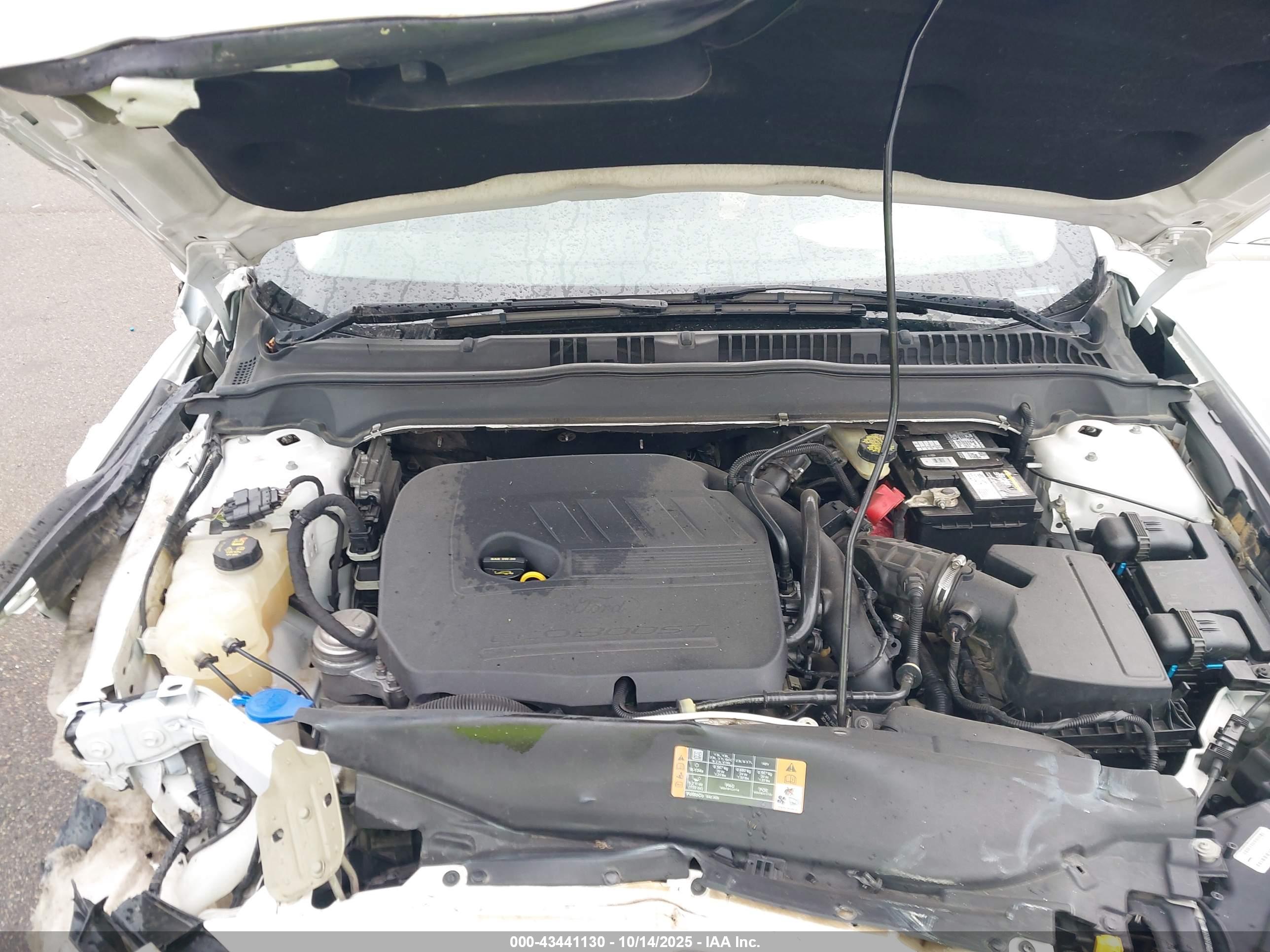 FORD FUSION image 10