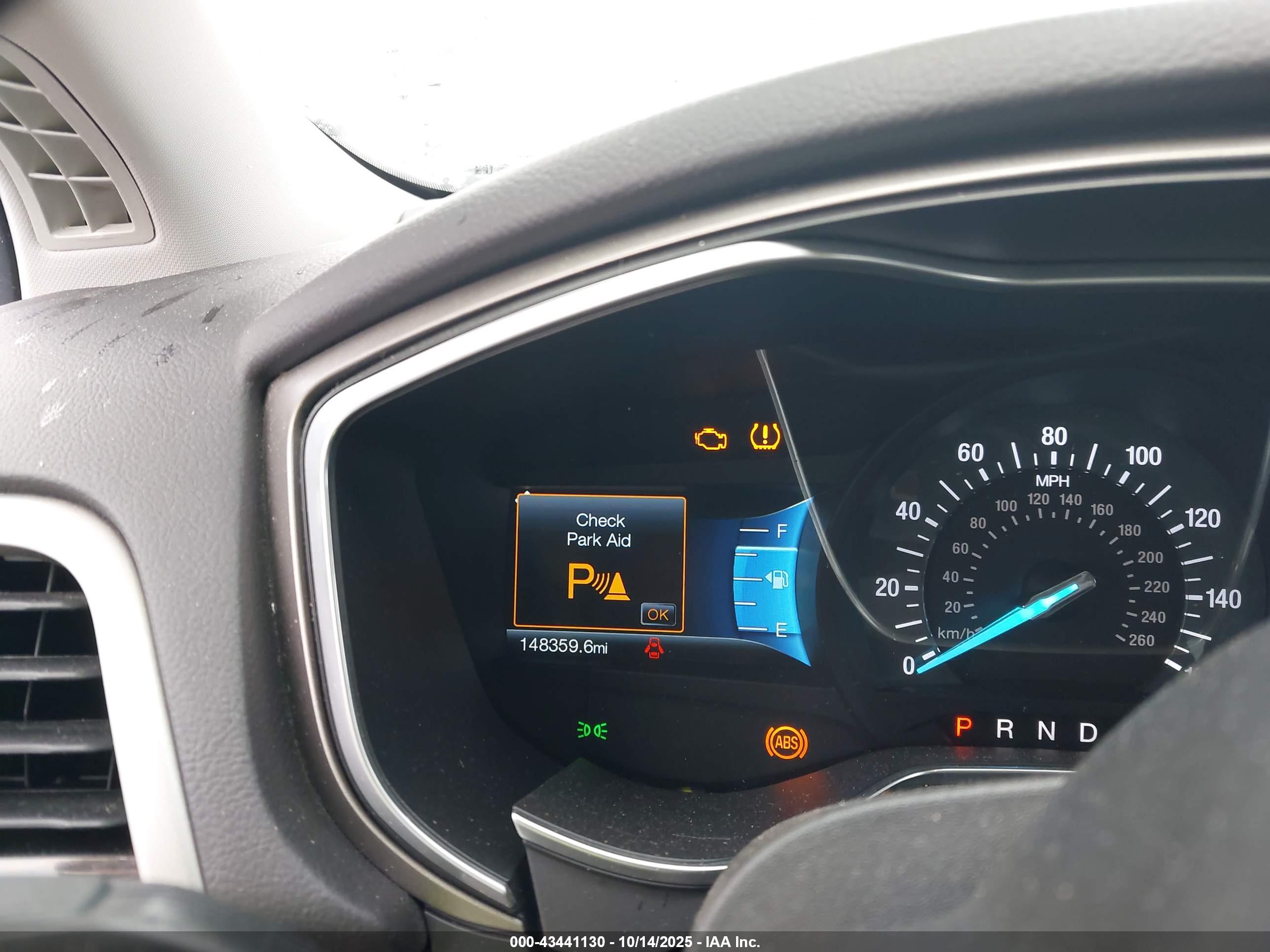 FORD FUSION image 7