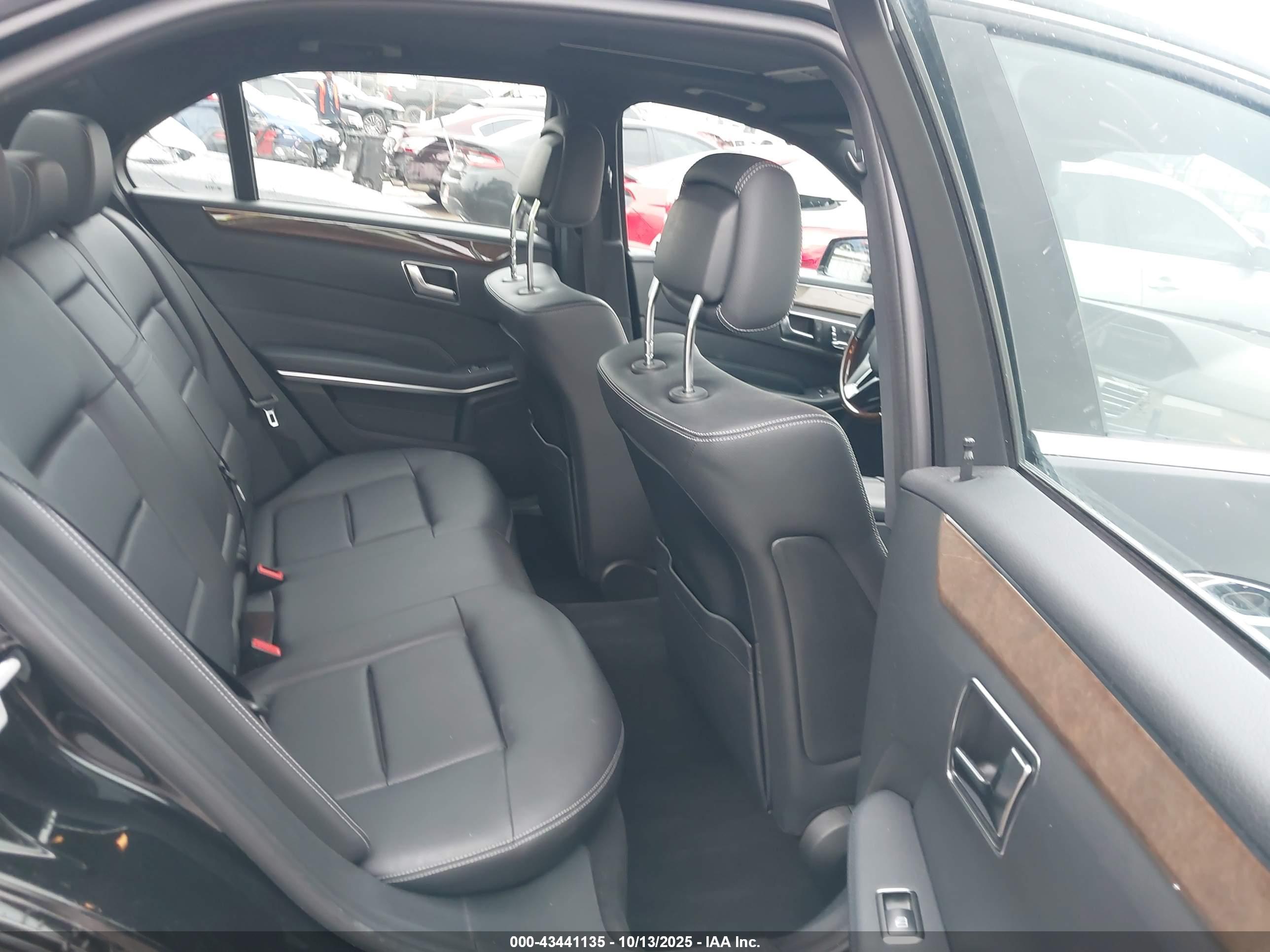 MERCEDES-BENZ E image 8