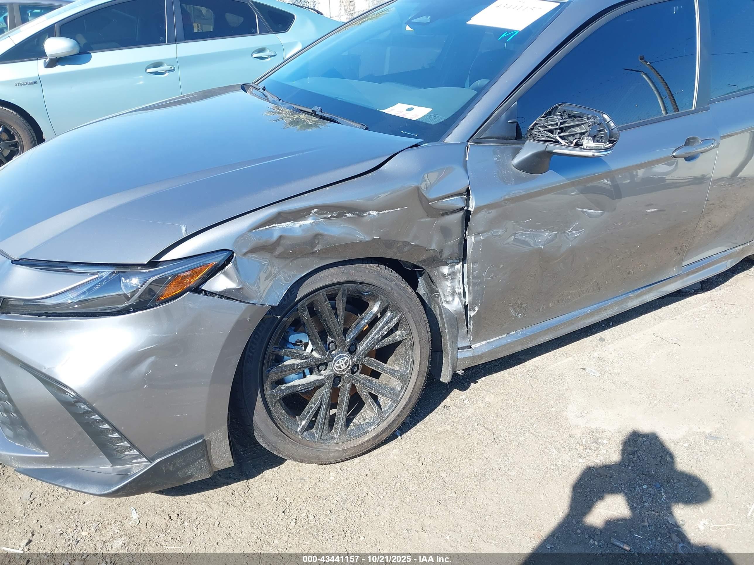 TOYOTA CAMRY image 6