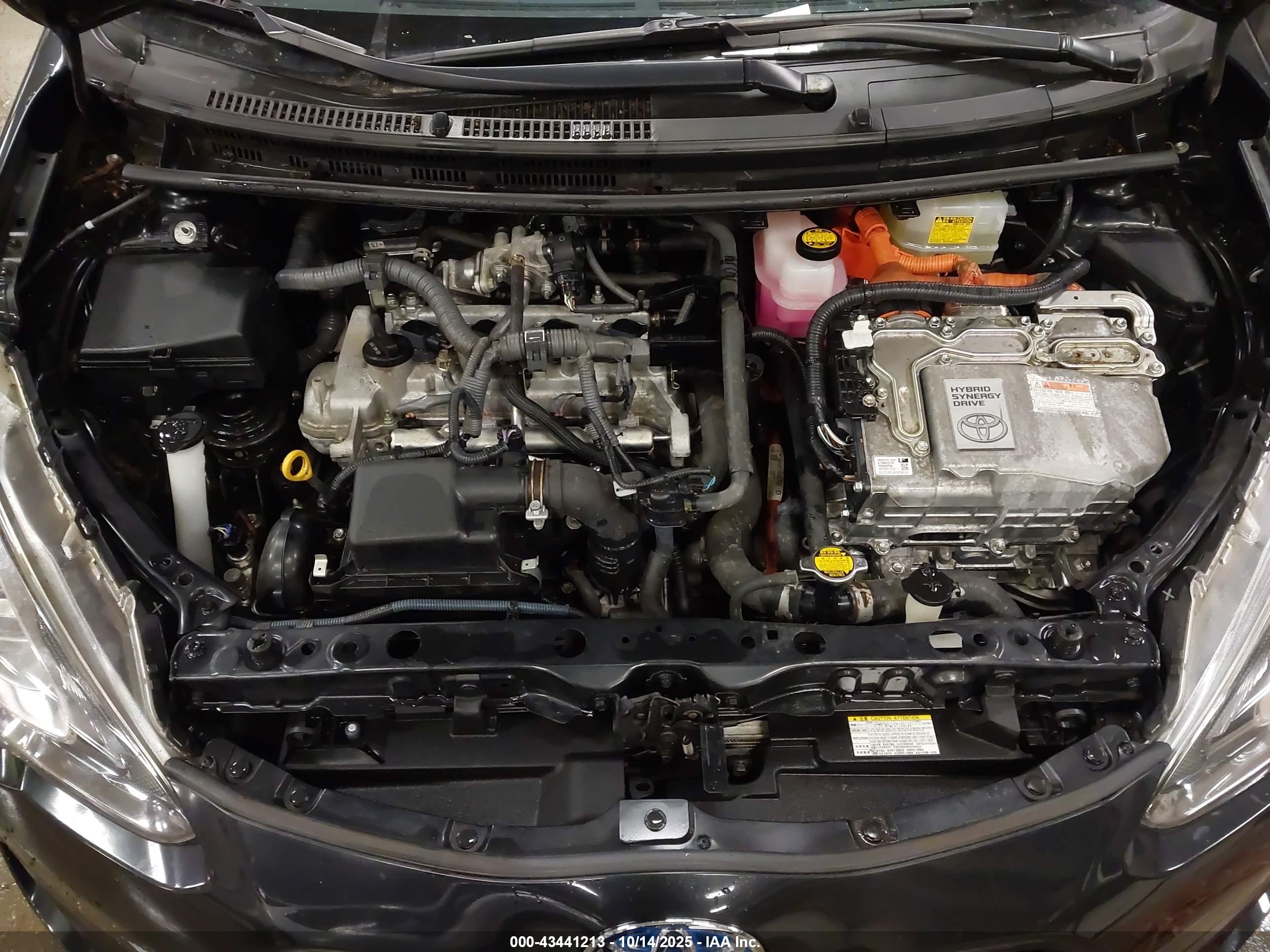 TOYOTA PRIUS image 10