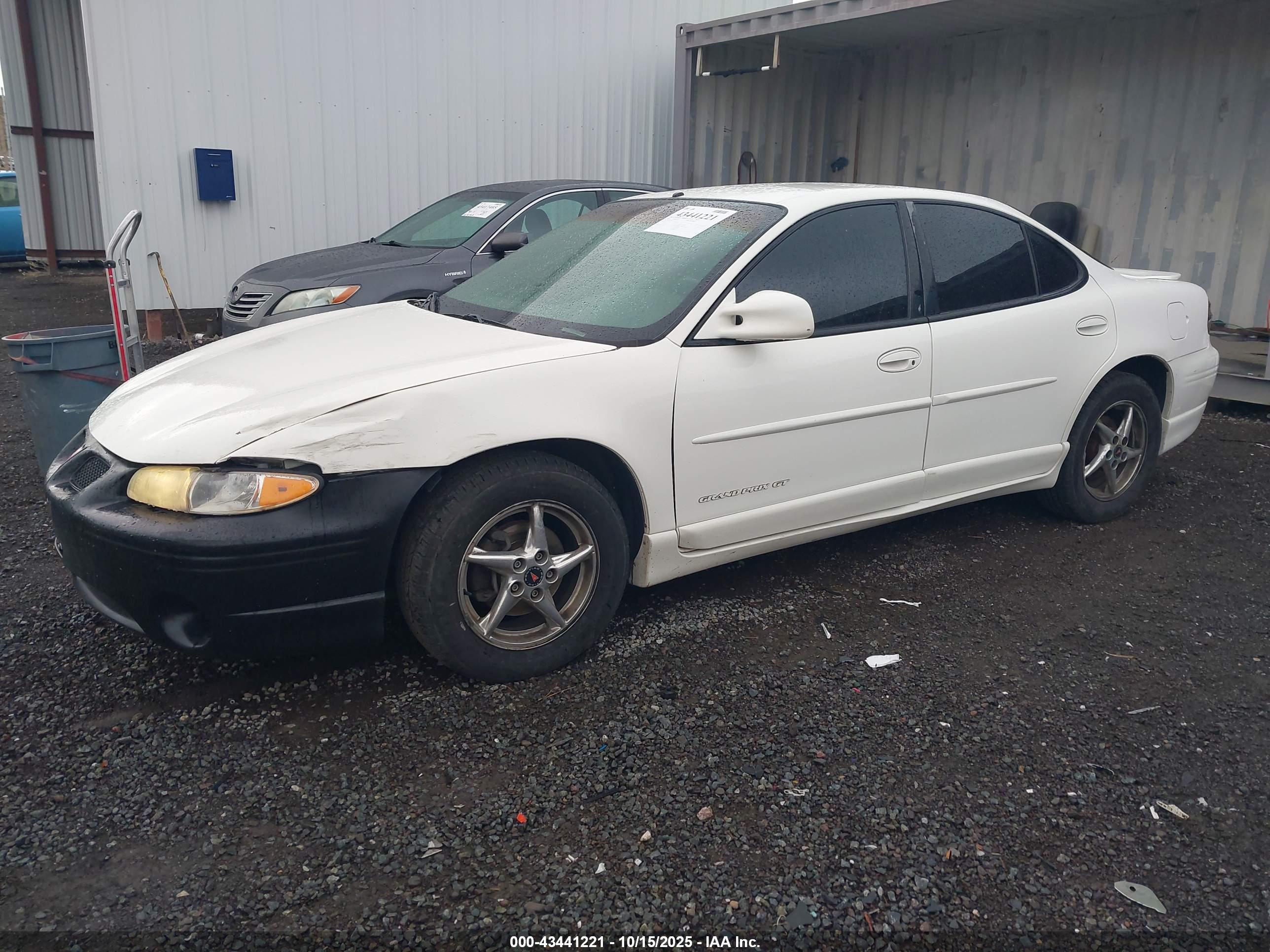 PONTIAC GRAND image 2