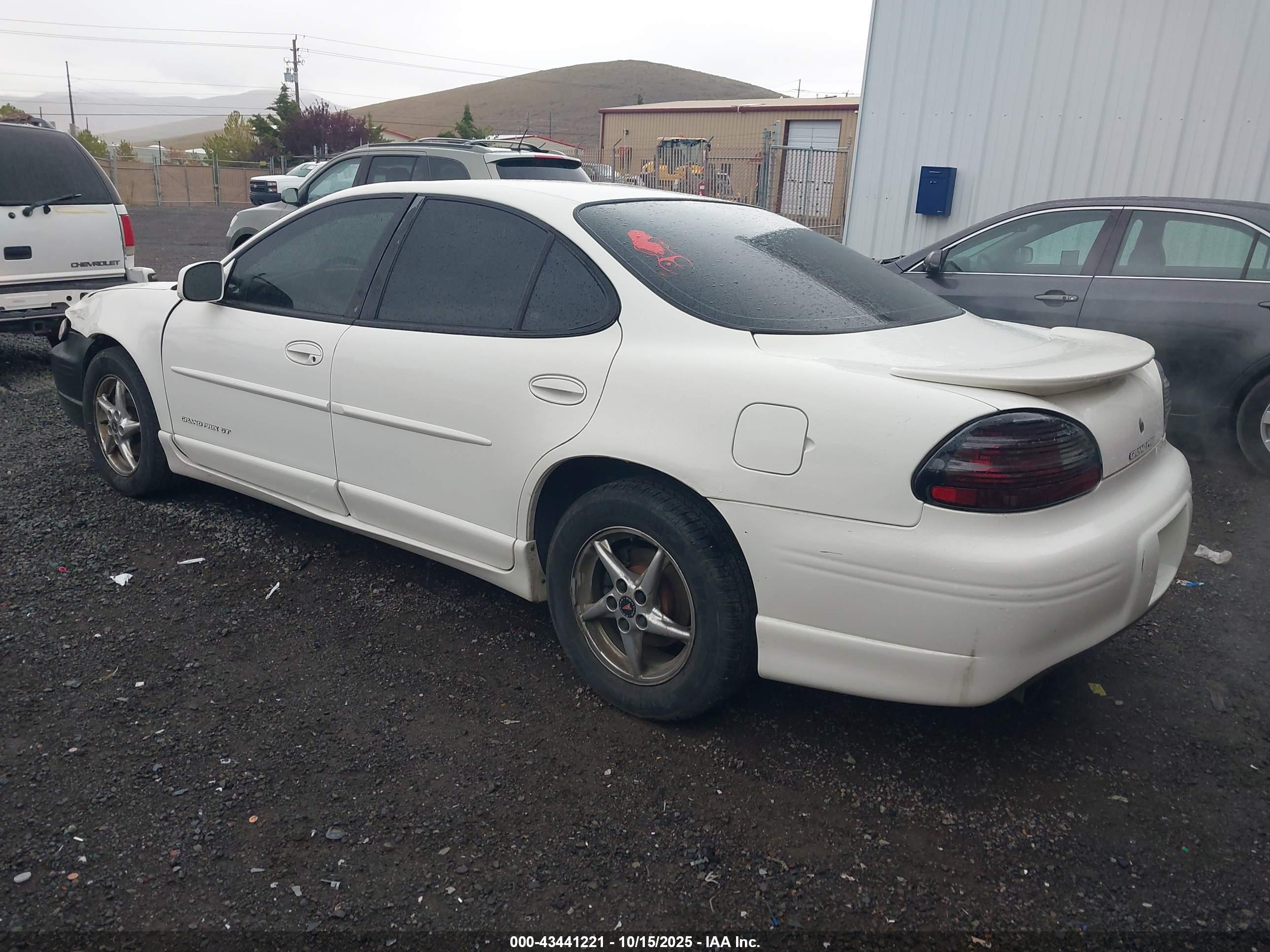 PONTIAC GRAND image 3