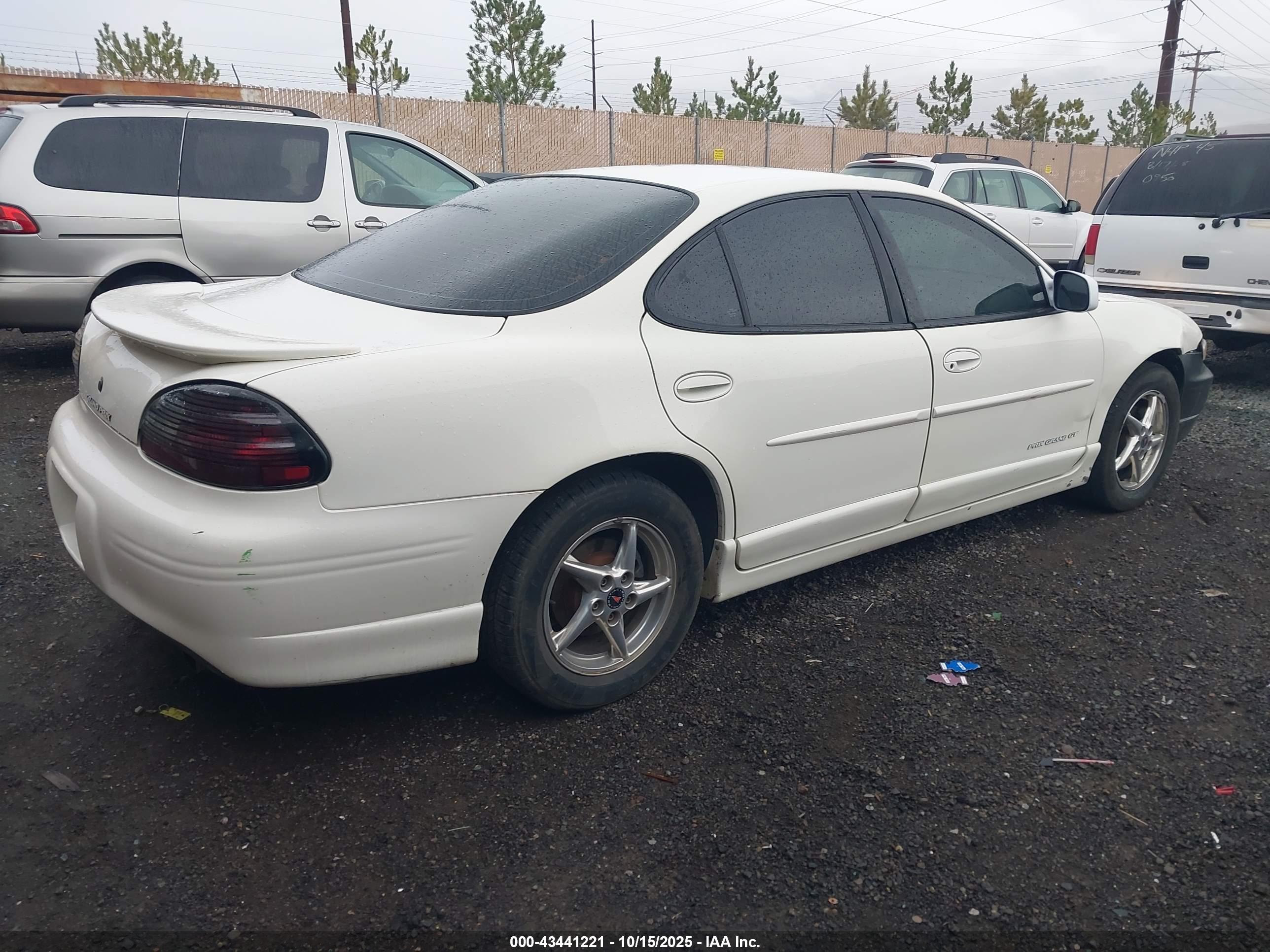 PONTIAC GRAND image 4