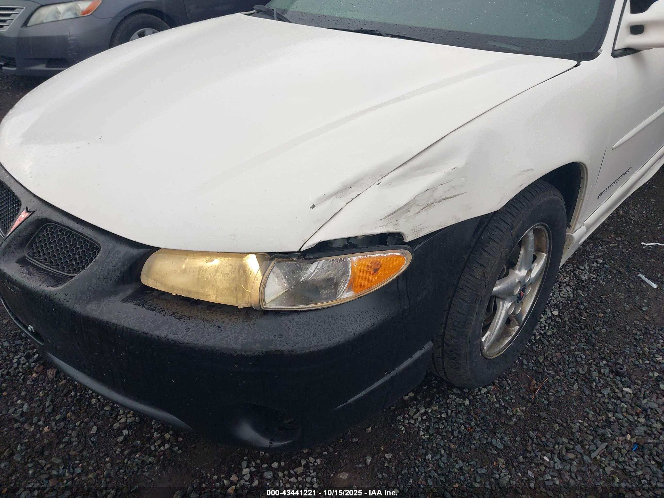 PONTIAC GRAND image 6