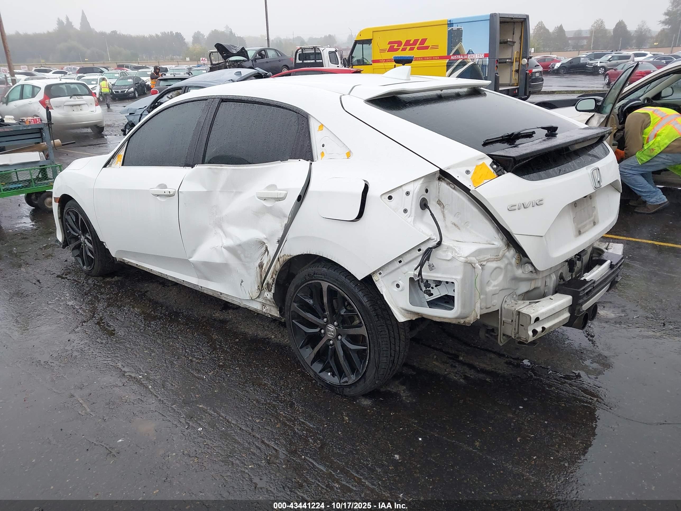 HONDA CIVIC image 3