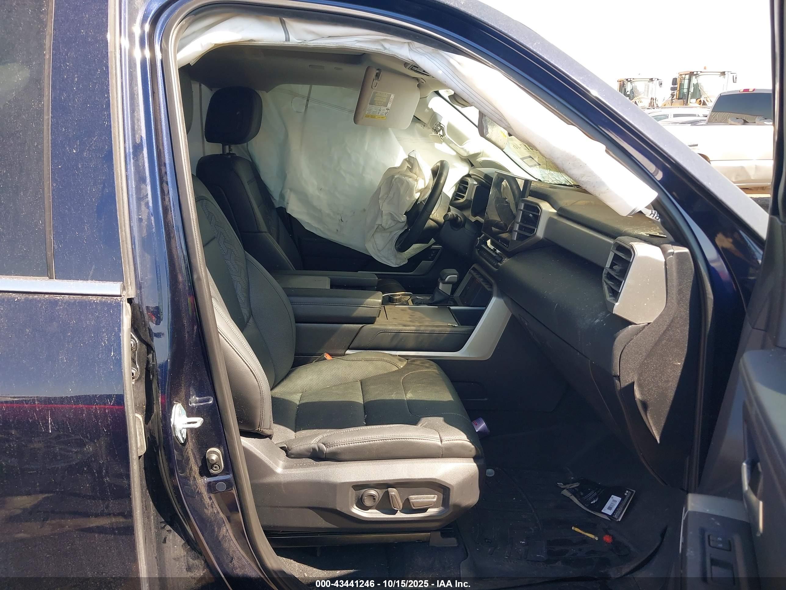 TOYOTA SEQUOIA image 5