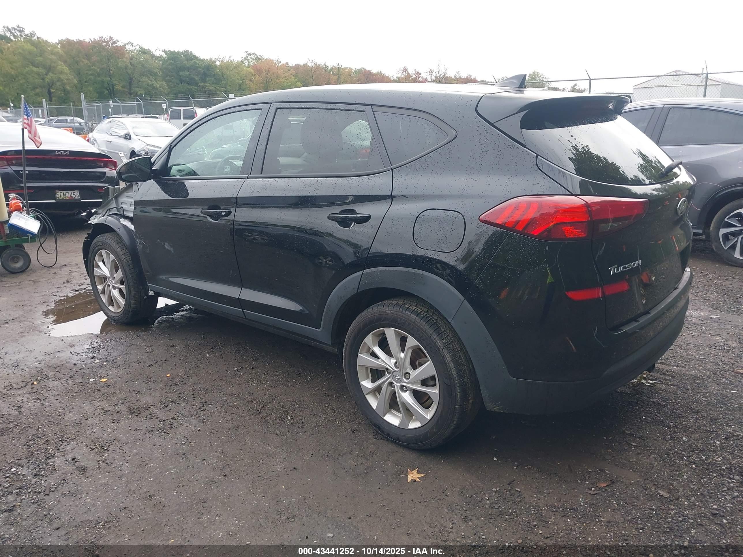 HYUNDAI TUCSON image 3