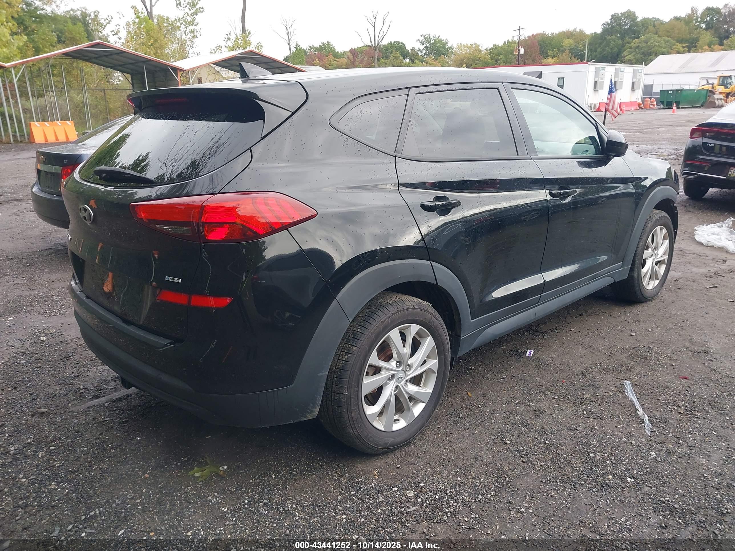 HYUNDAI TUCSON image 4