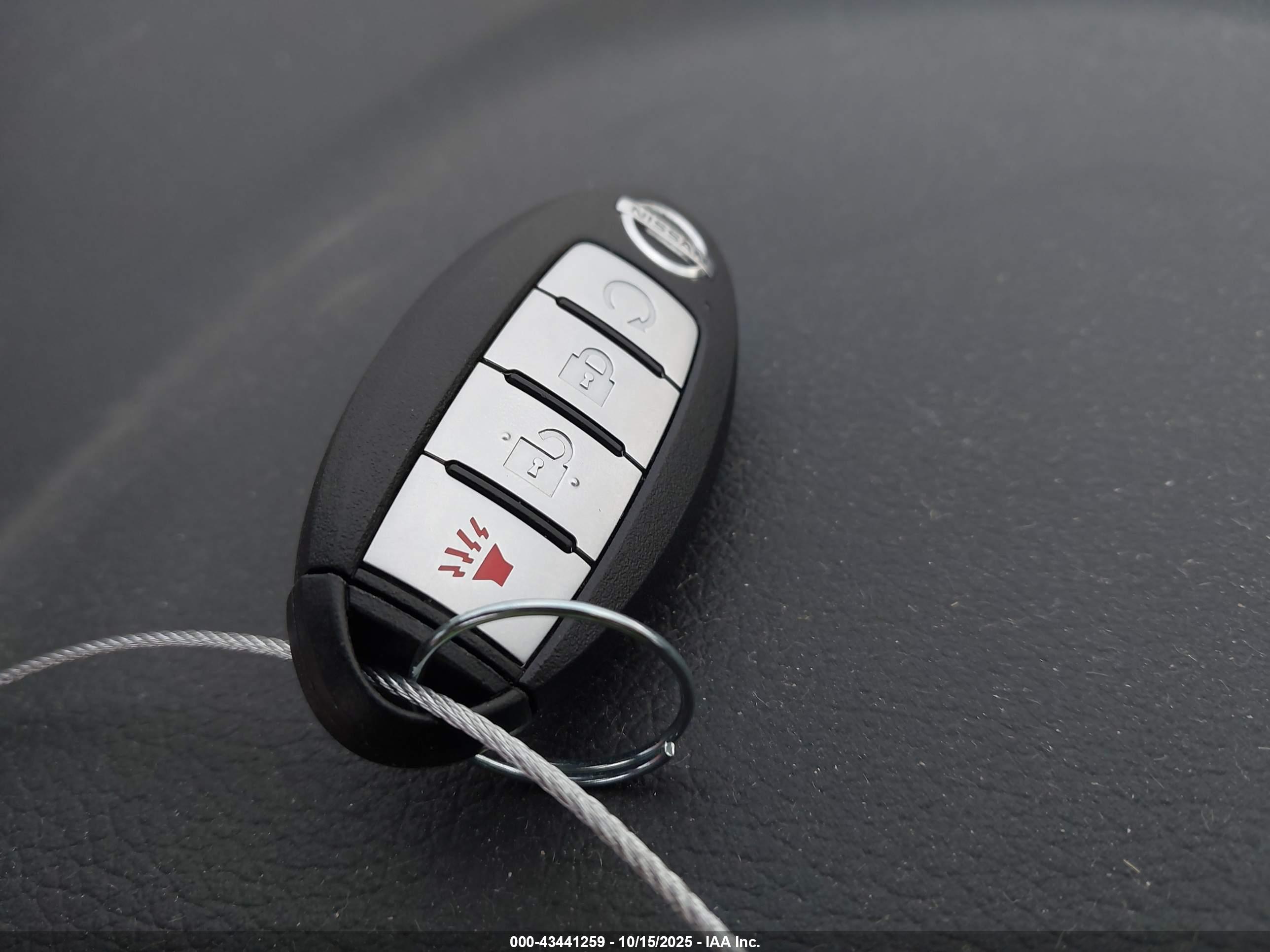 NISSAN ROGUE image 11