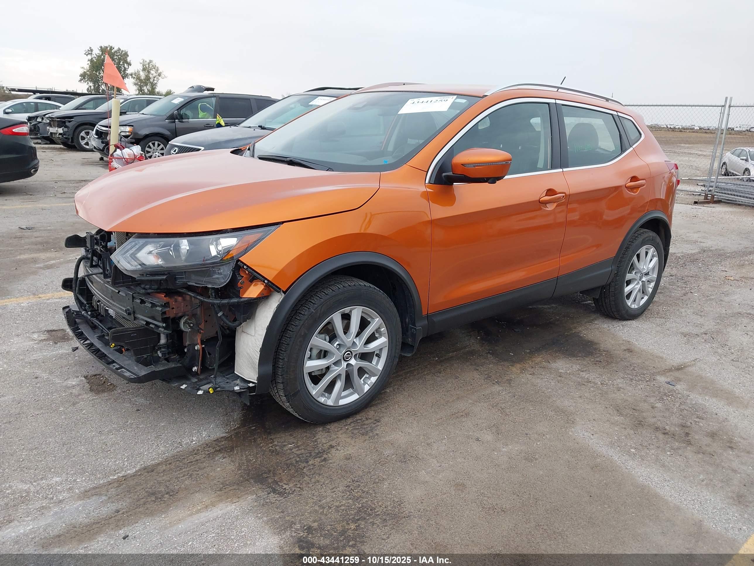 NISSAN ROGUE image 2