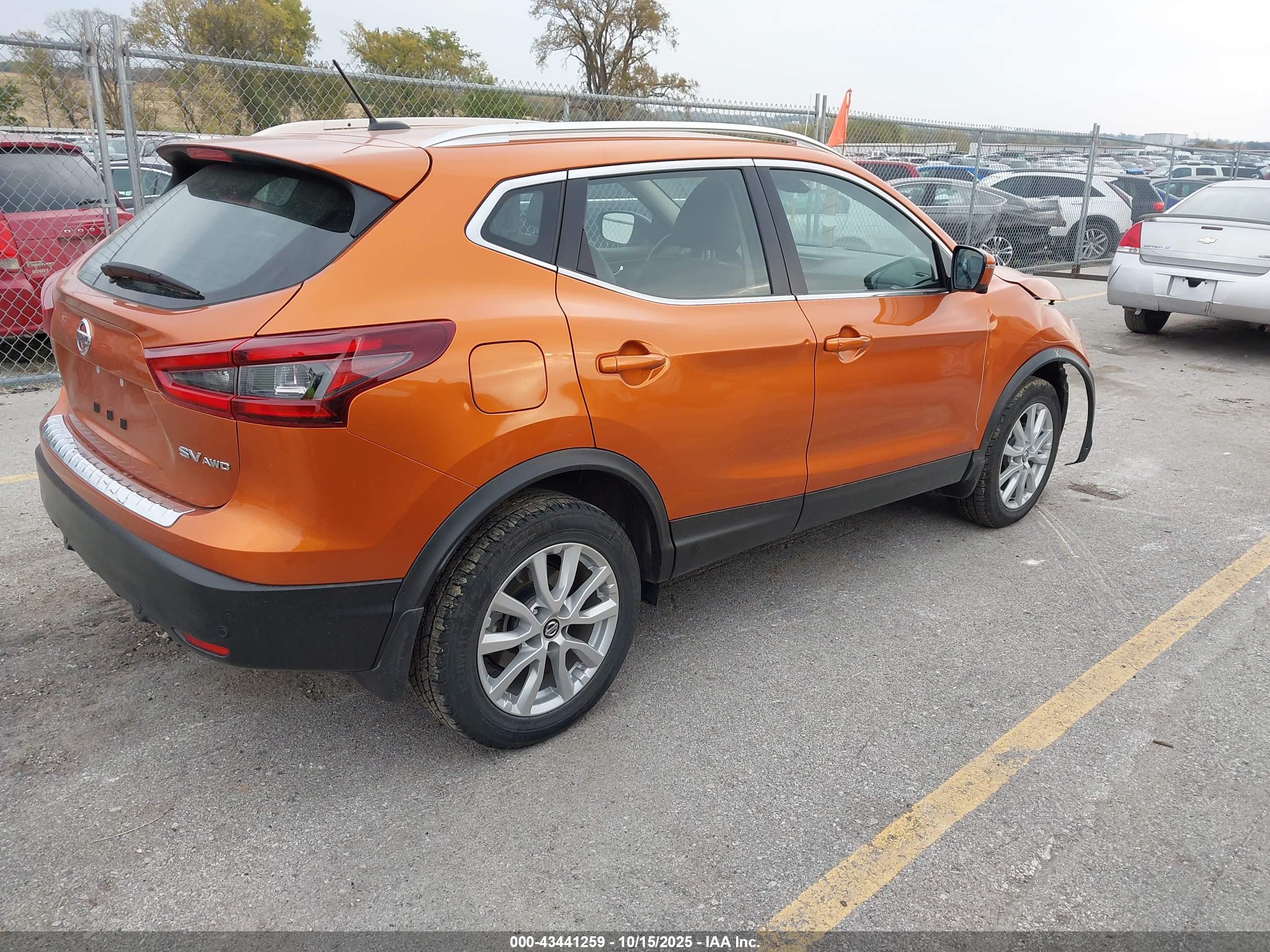 NISSAN ROGUE image 4