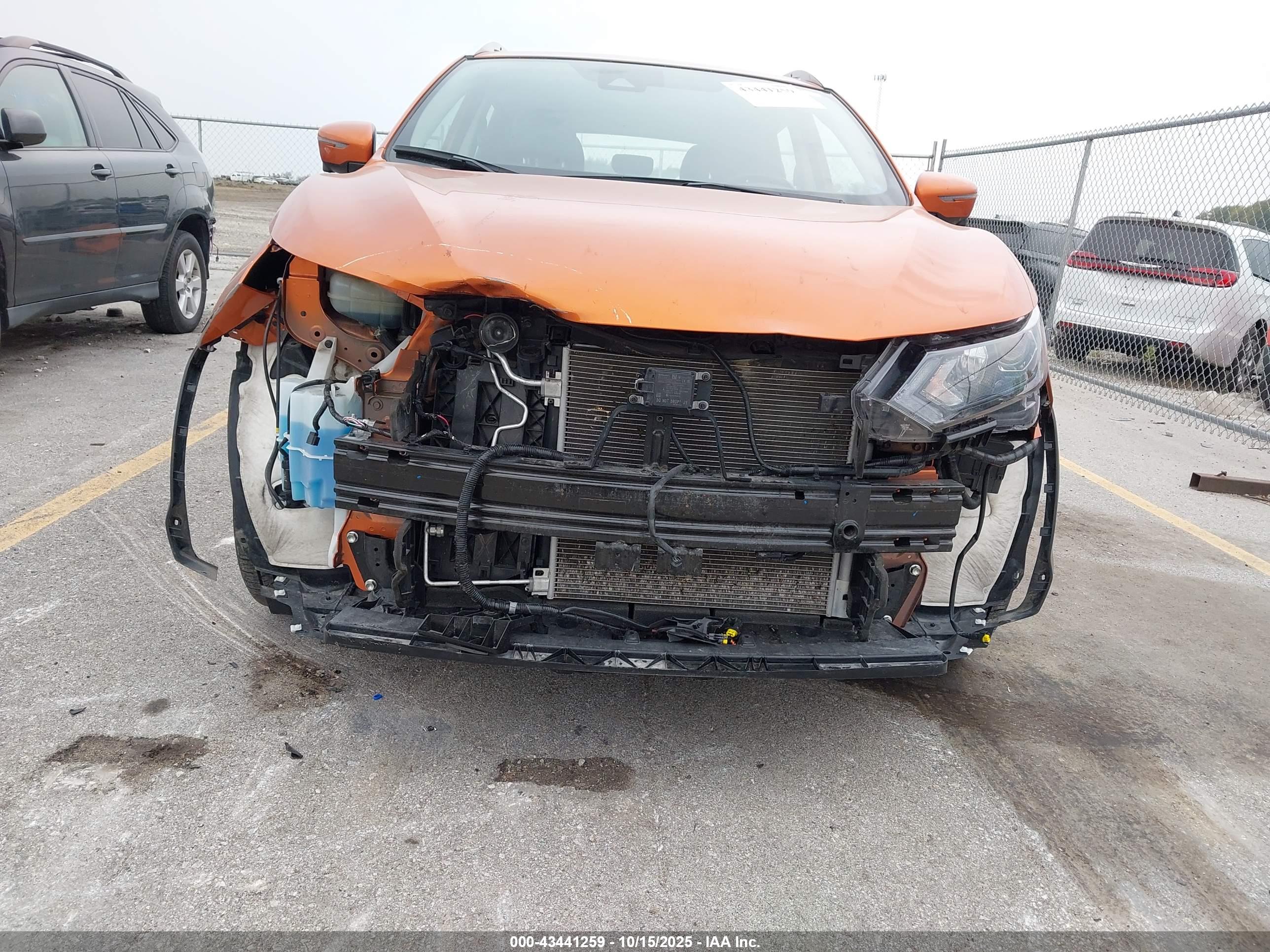 NISSAN ROGUE image 6
