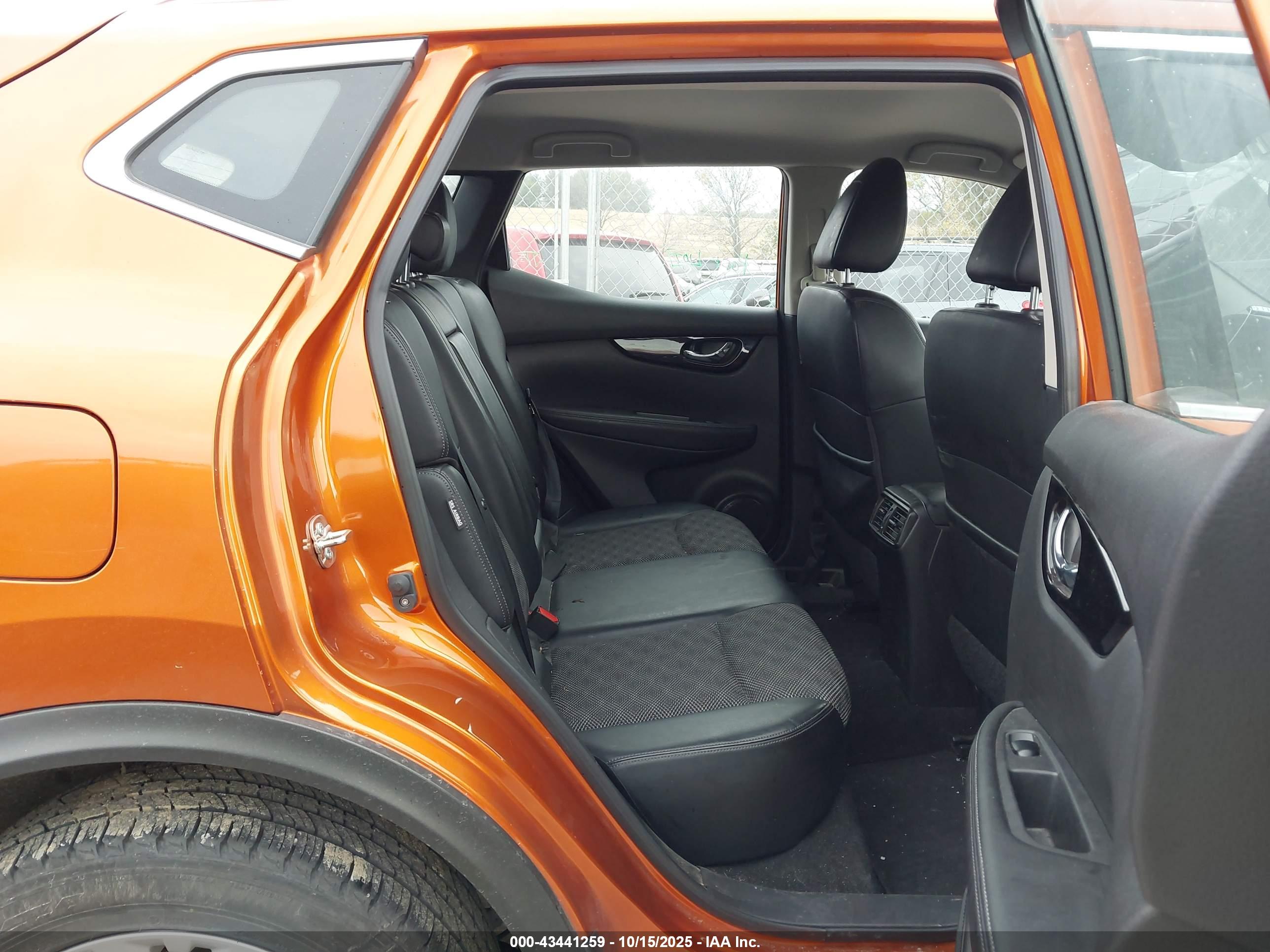 NISSAN ROGUE image 8