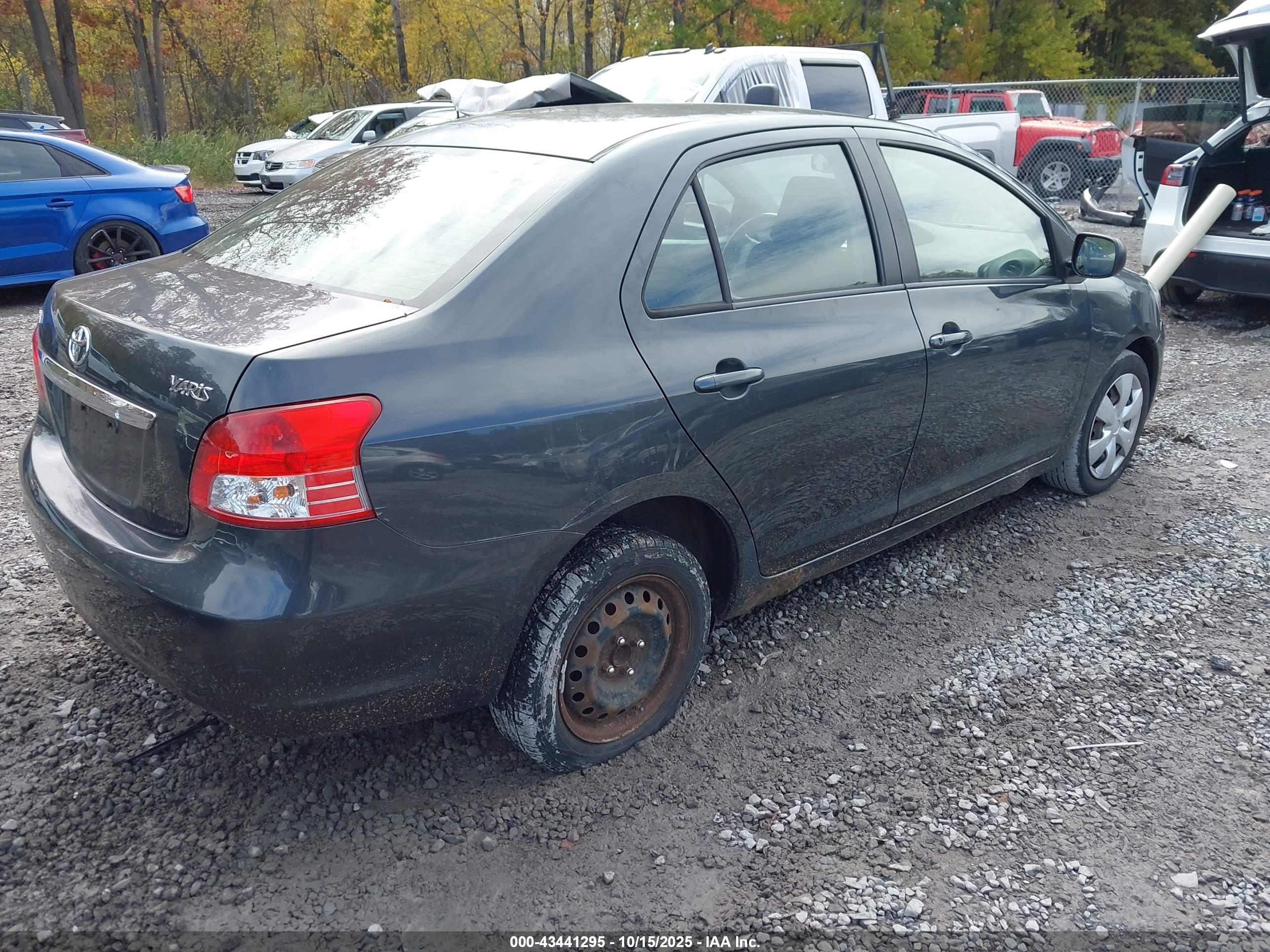 TOYOTA YARIS image 4