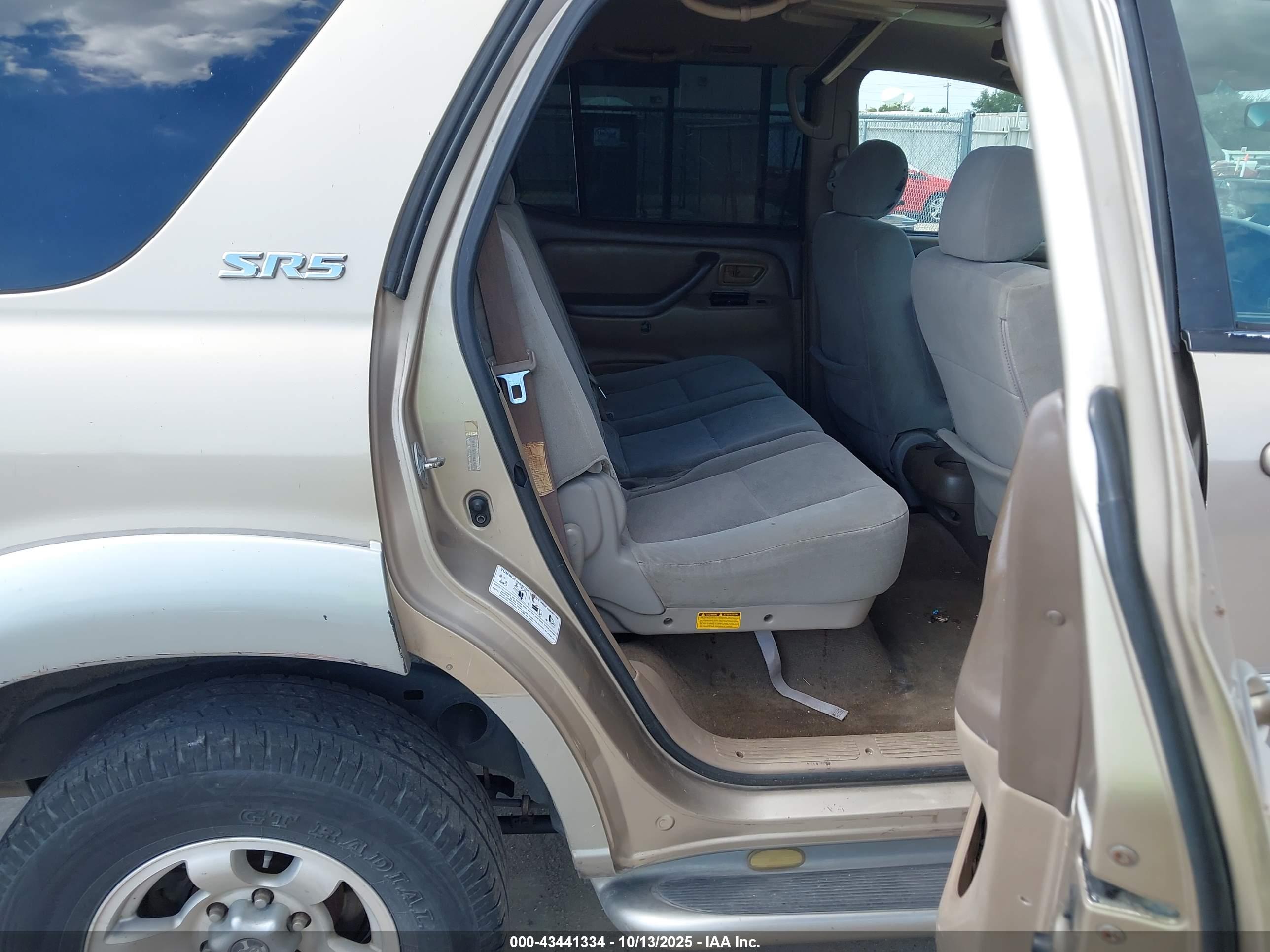 TOYOTA SEQUOIA image 8