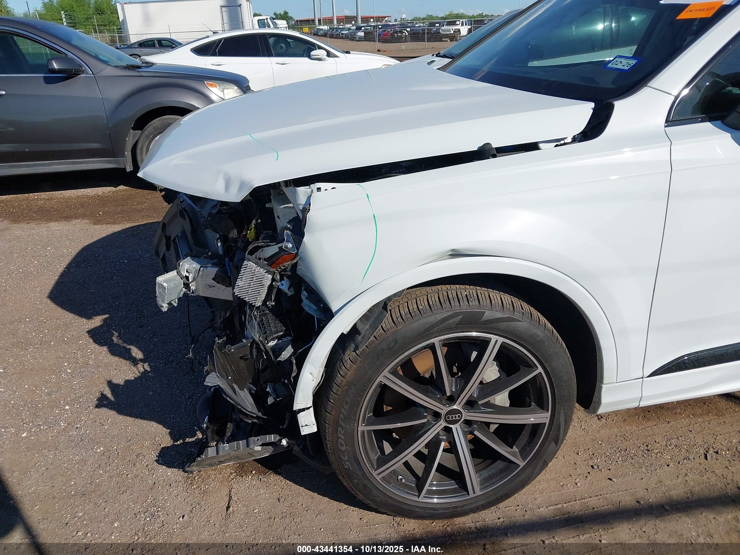 AUDI Q7 image 6