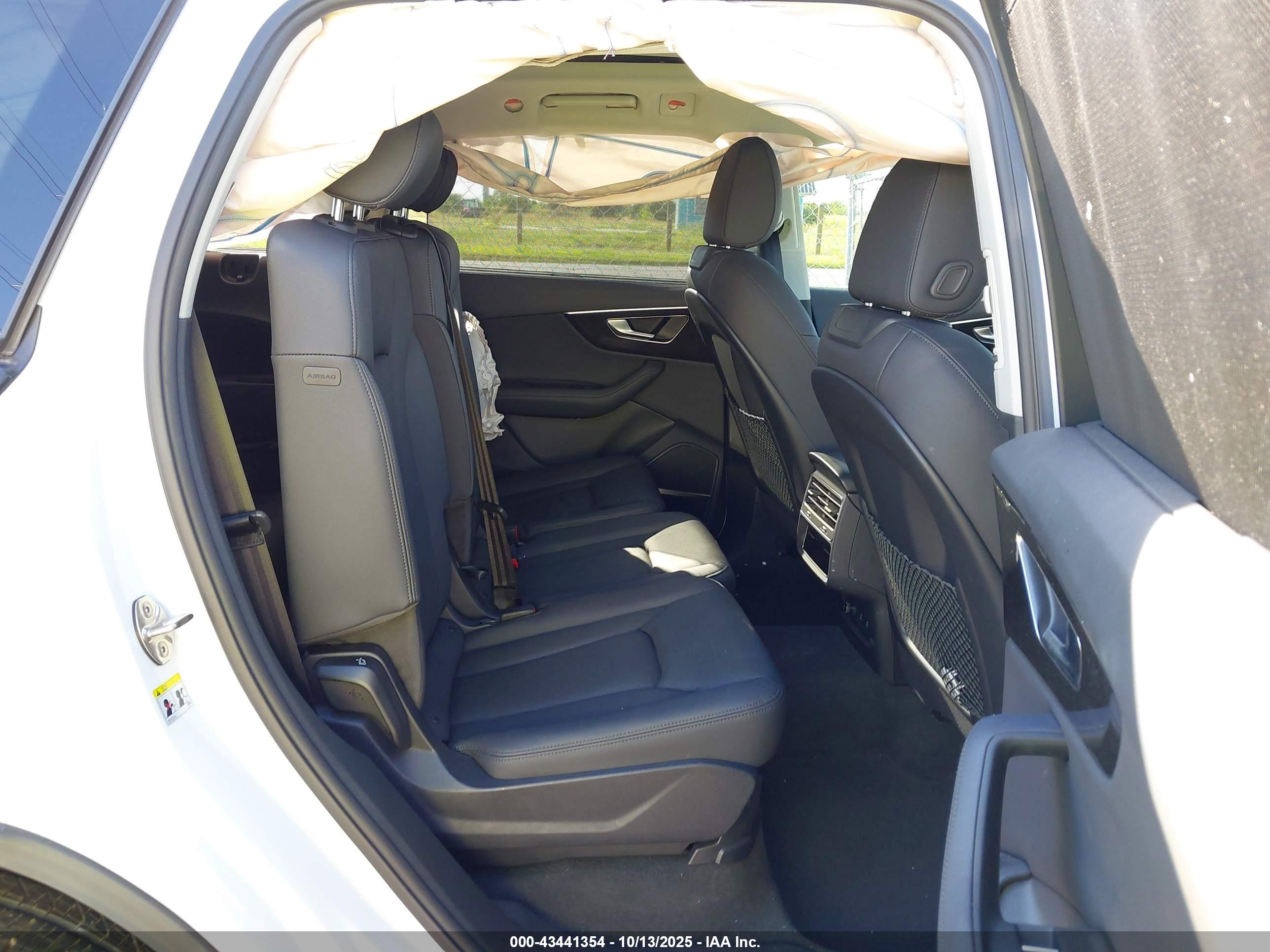 AUDI Q7 image 8