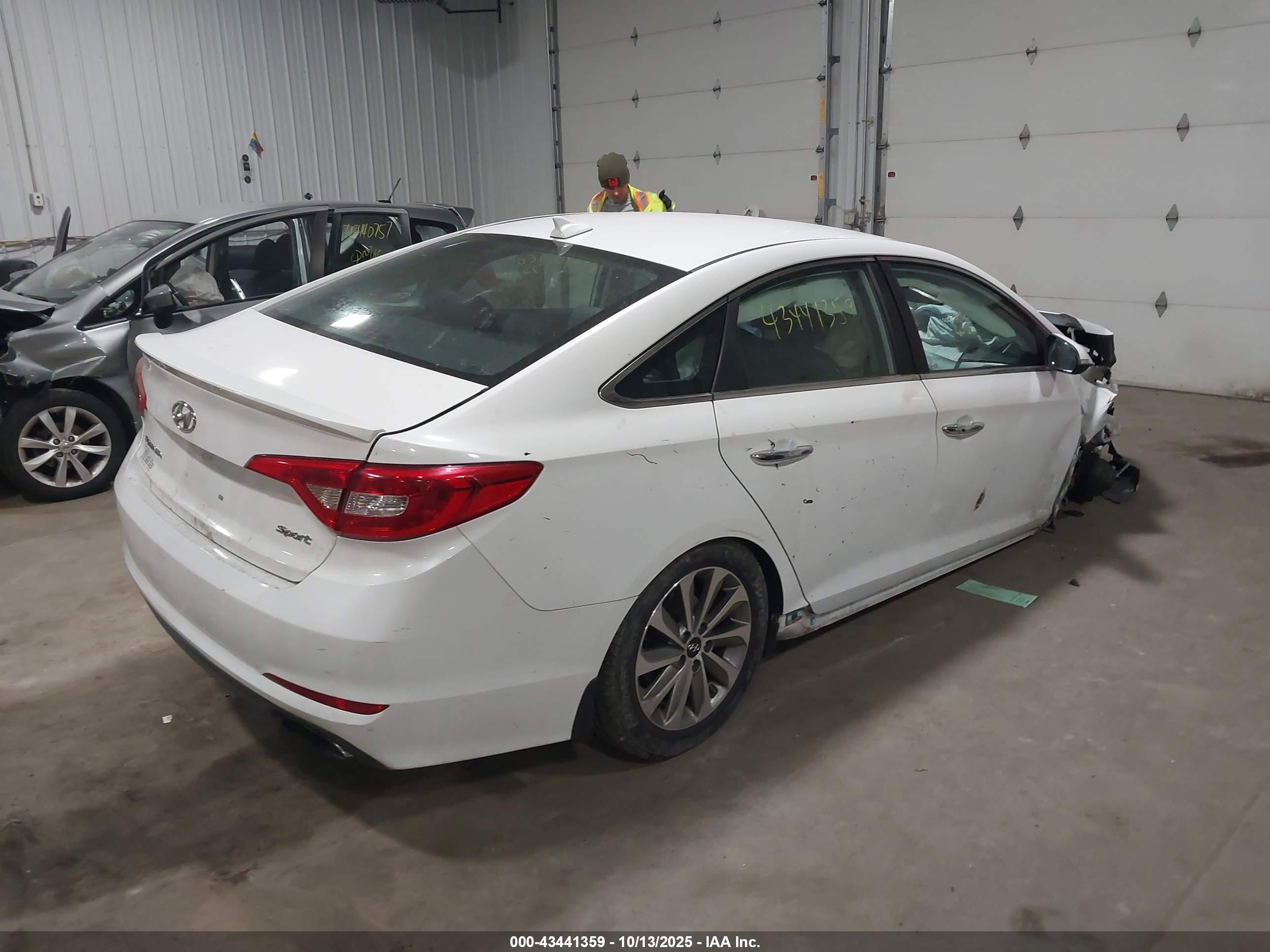 HYUNDAI SONATA image 4